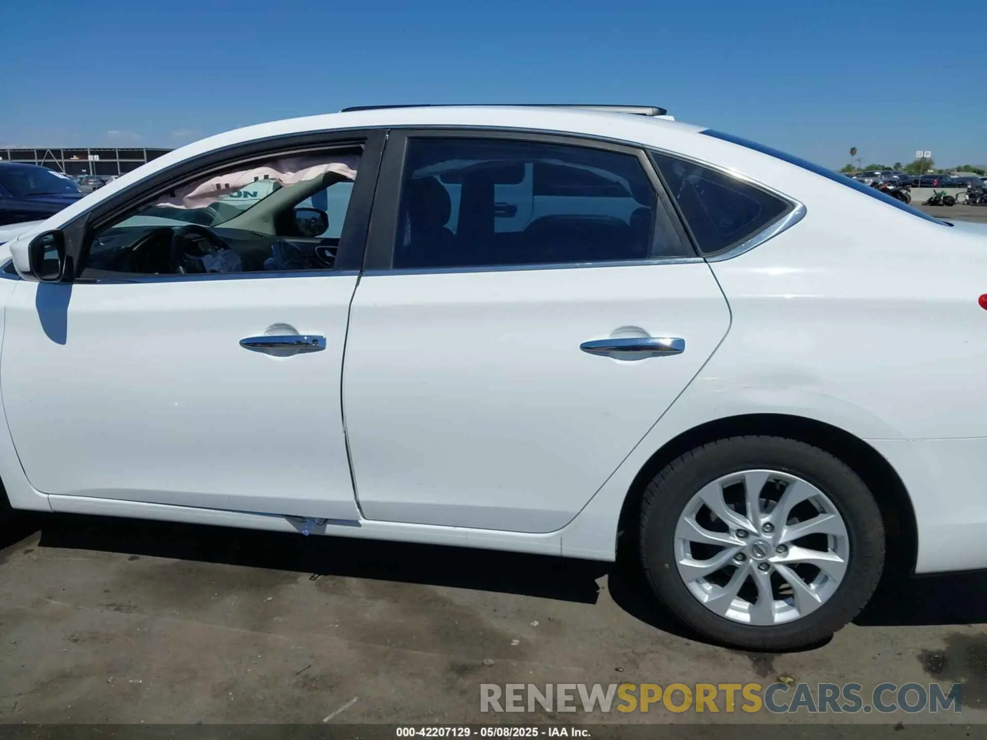 15 Photograph of a damaged car 3N1AB7AP8KY323629 NISSAN SENTRA 2019