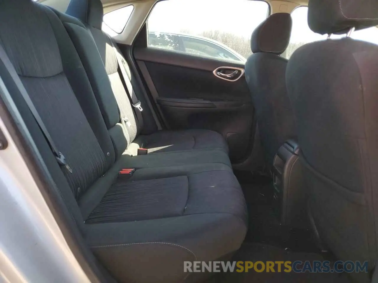 10 Photograph of a damaged car 3N1AB7AP8KY326935 NISSAN SENTRA 2019