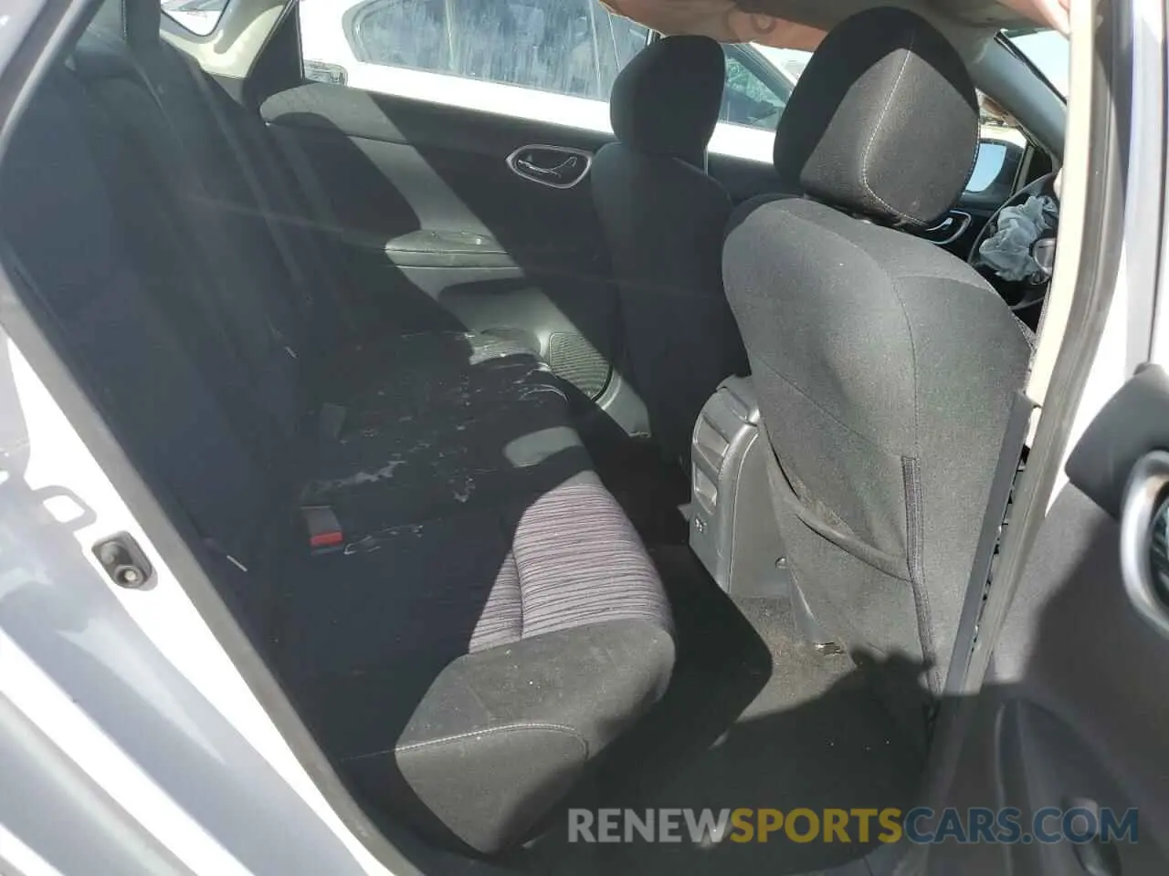 10 Photograph of a damaged car 3N1AB7AP8KY347302 NISSAN SENTRA 2019