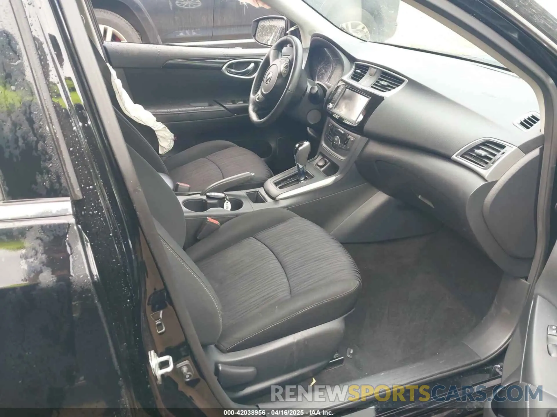 5 Photograph of a damaged car 3N1AB7AP8KY397097 NISSAN SENTRA 2019