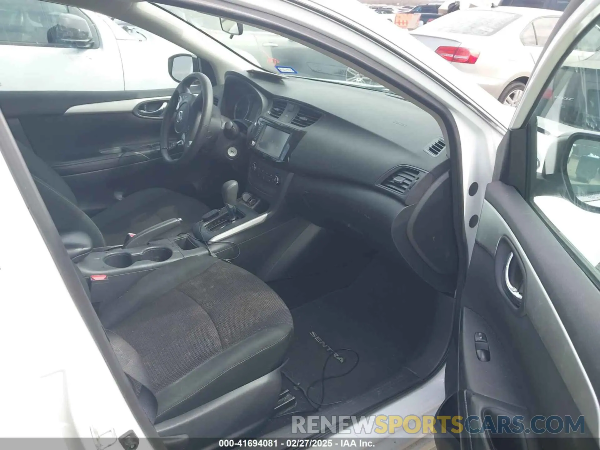 5 Photograph of a damaged car 3N1AB7AP8KY425934 NISSAN SENTRA 2019