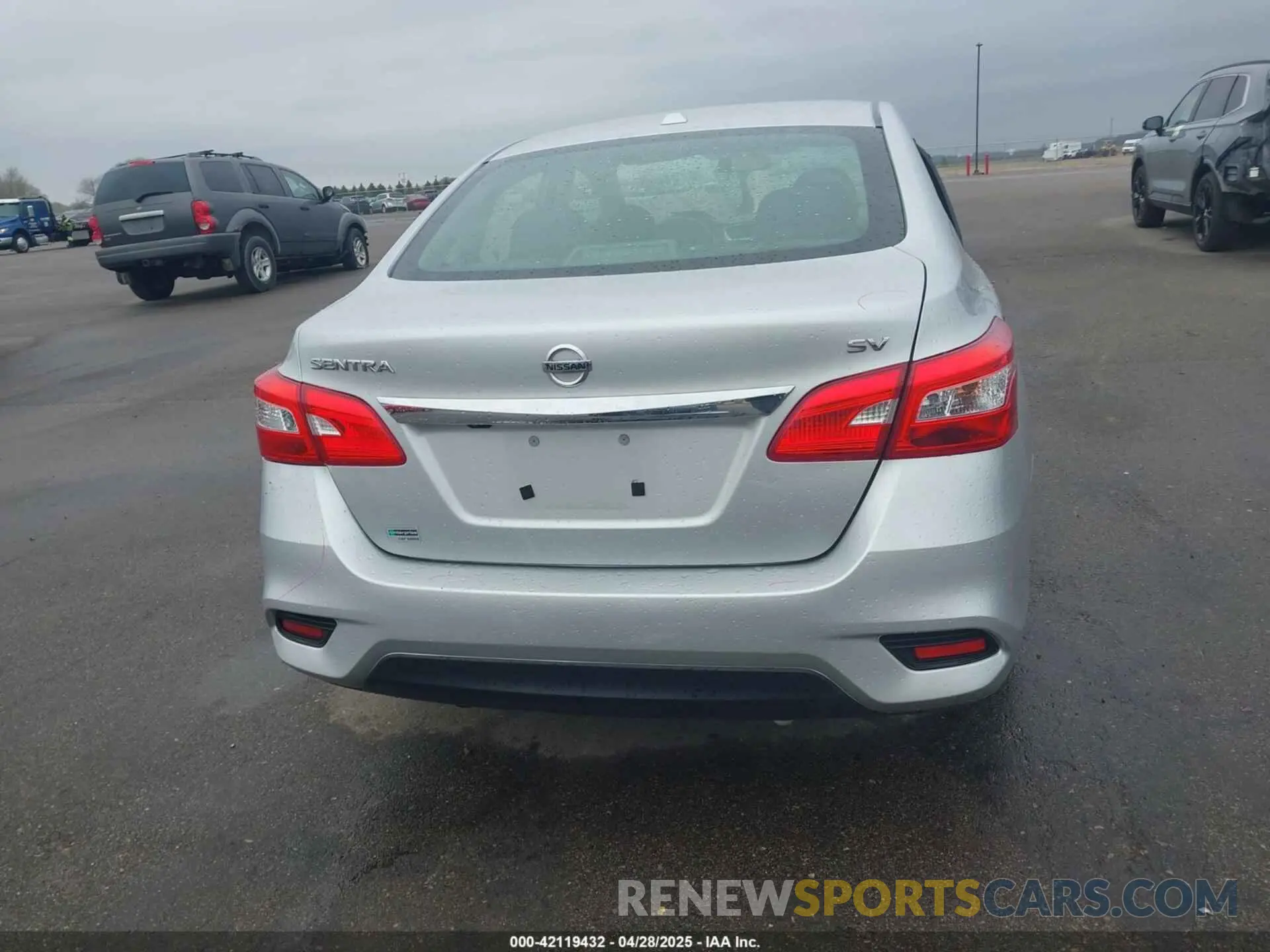17 Photograph of a damaged car 3N1AB7AP8KY451692 NISSAN SENTRA 2019