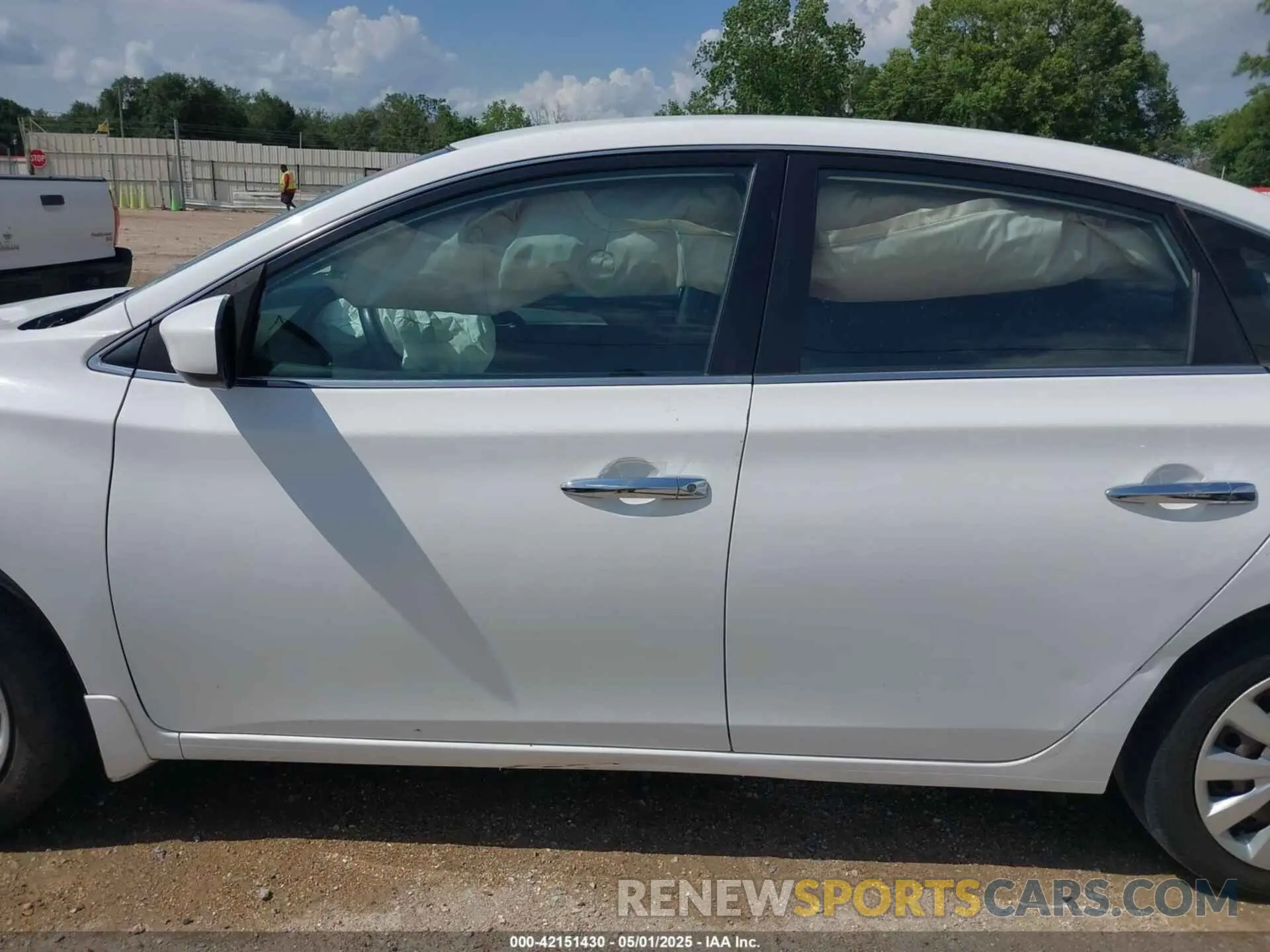 15 Photograph of a damaged car 3N1AB7AP9KY218145 NISSAN SENTRA 2019