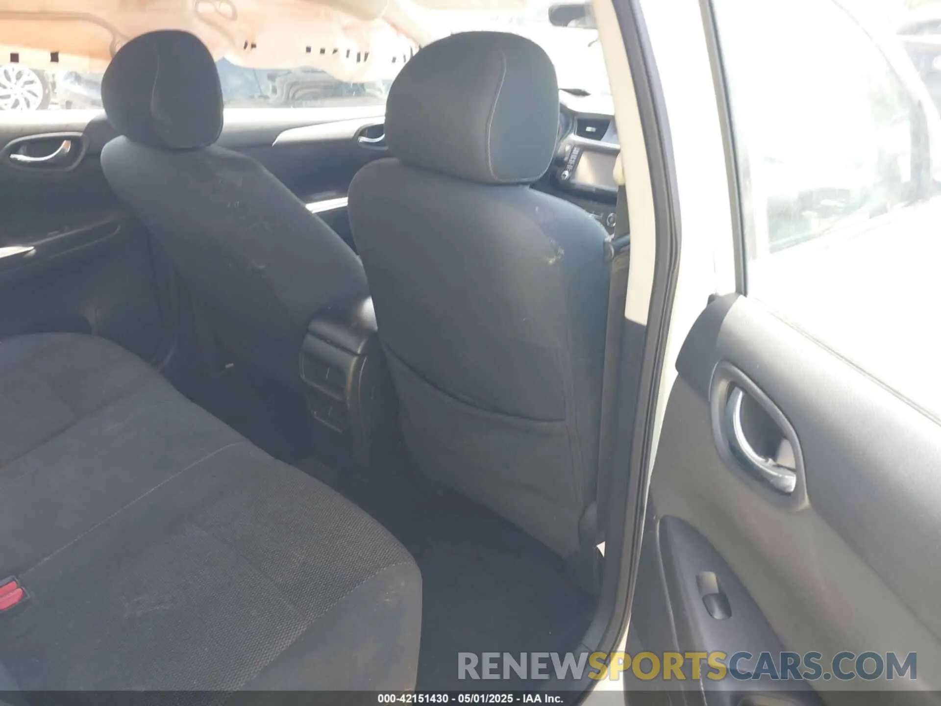 8 Photograph of a damaged car 3N1AB7AP9KY218145 NISSAN SENTRA 2019