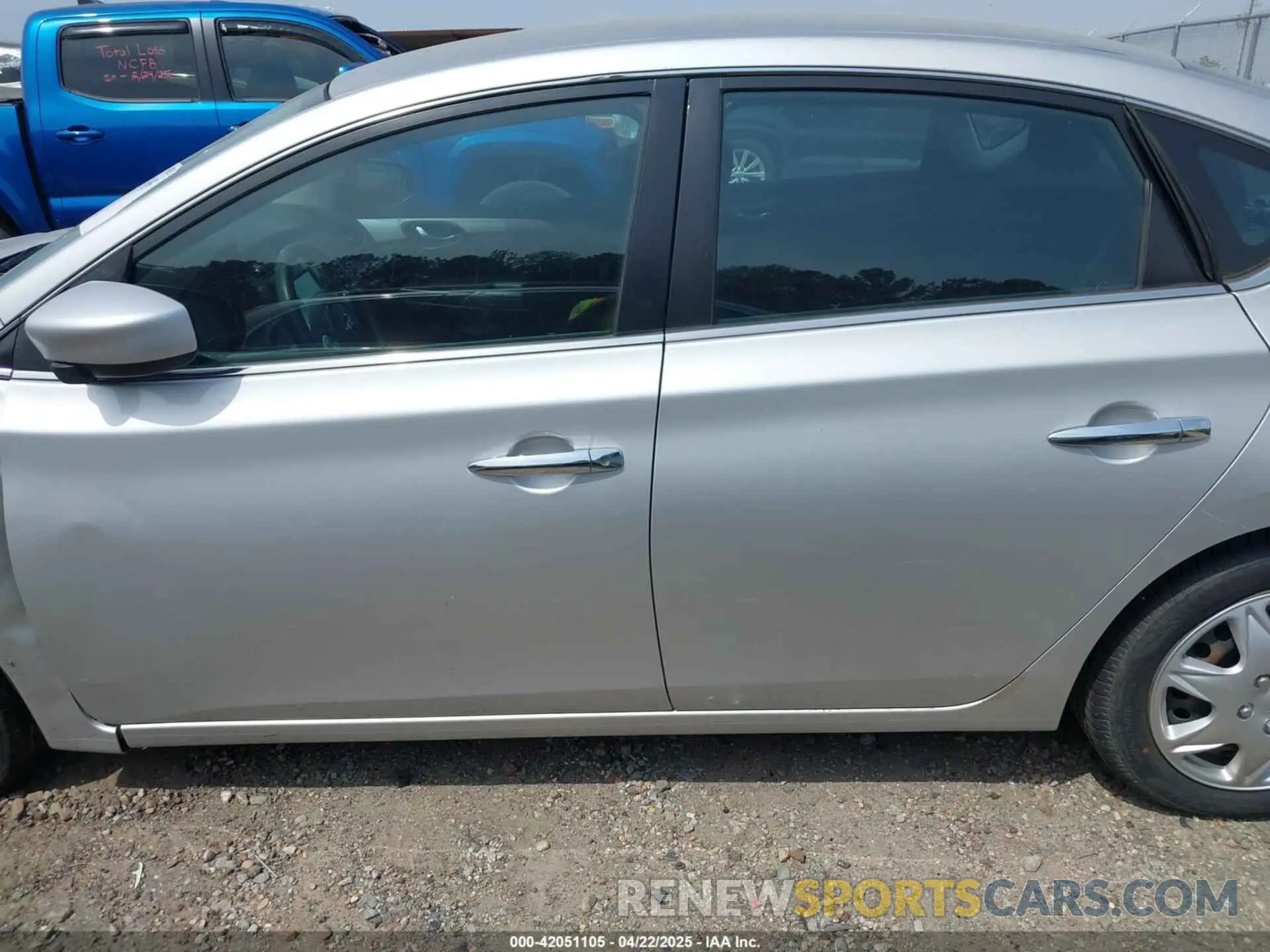 15 Photograph of a damaged car 3N1AB7AP9KY267085 NISSAN SENTRA 2019