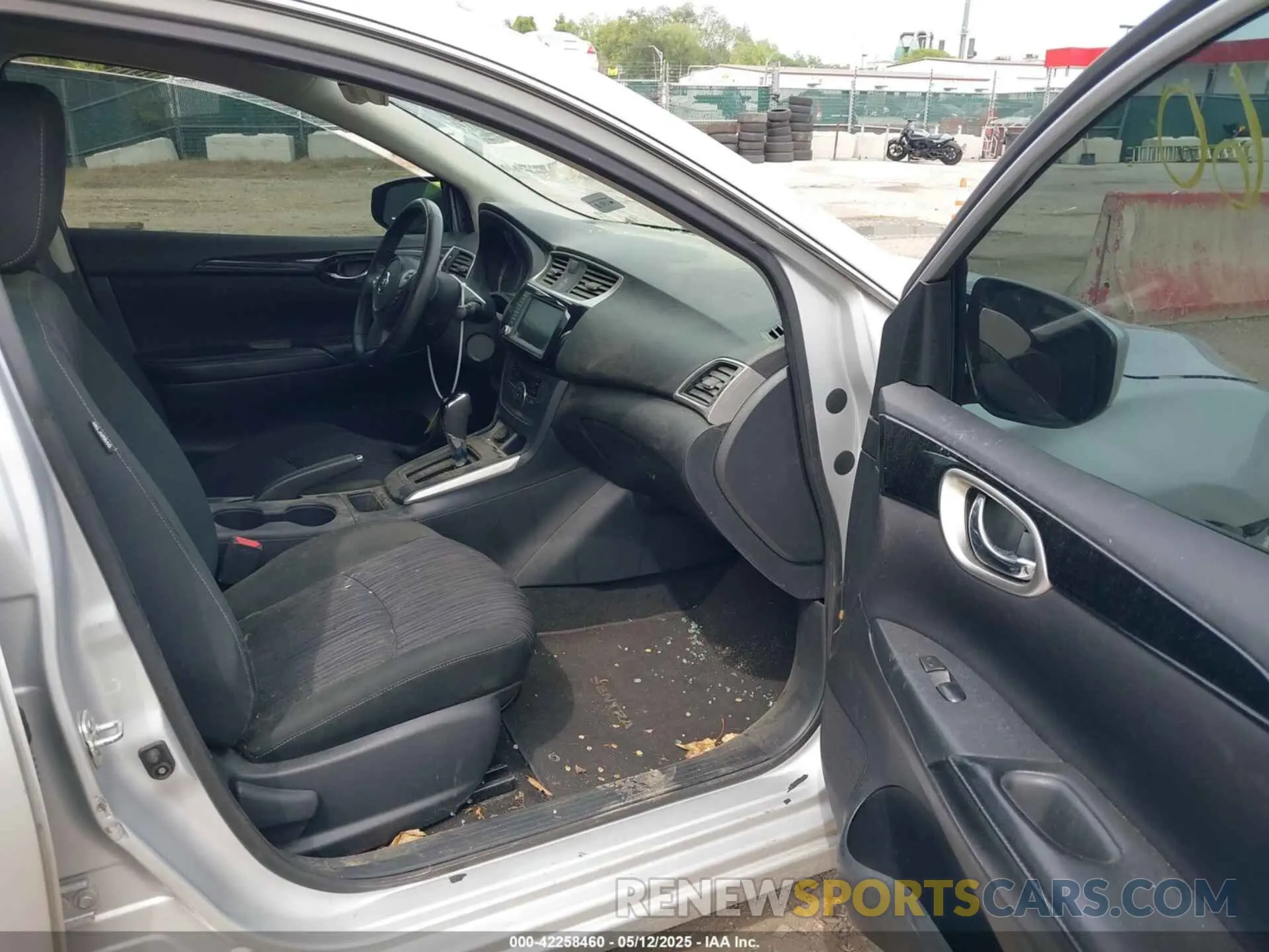5 Photograph of a damaged car 3N1AB7AP9KY311361 NISSAN SENTRA 2019