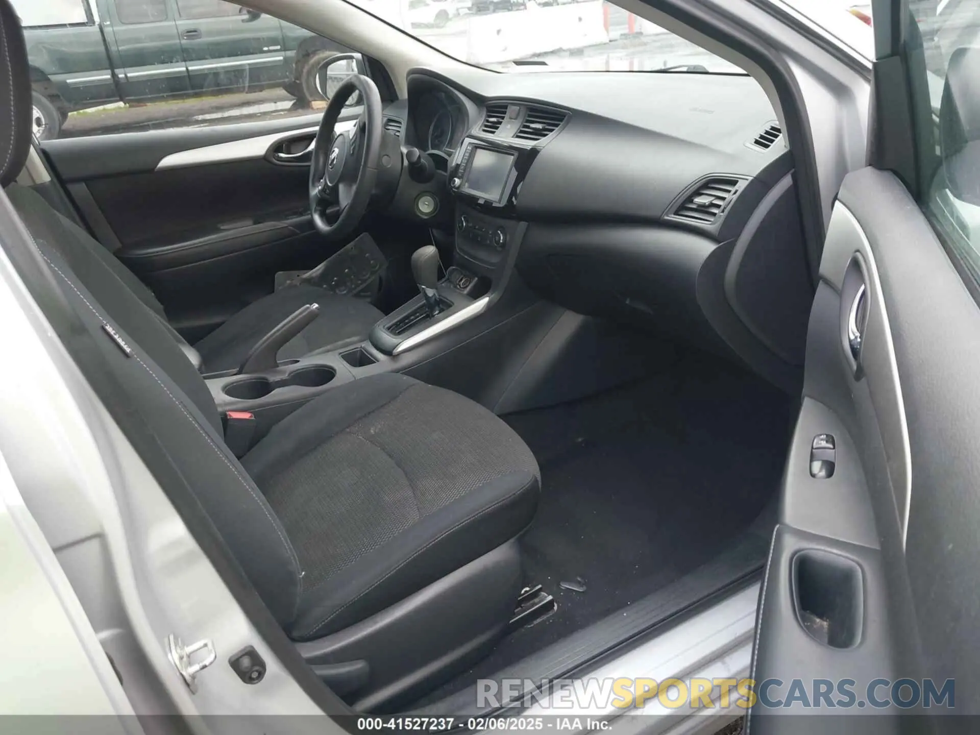 5 Photograph of a damaged car 3N1AB7AP9KY341671 NISSAN SENTRA 2019