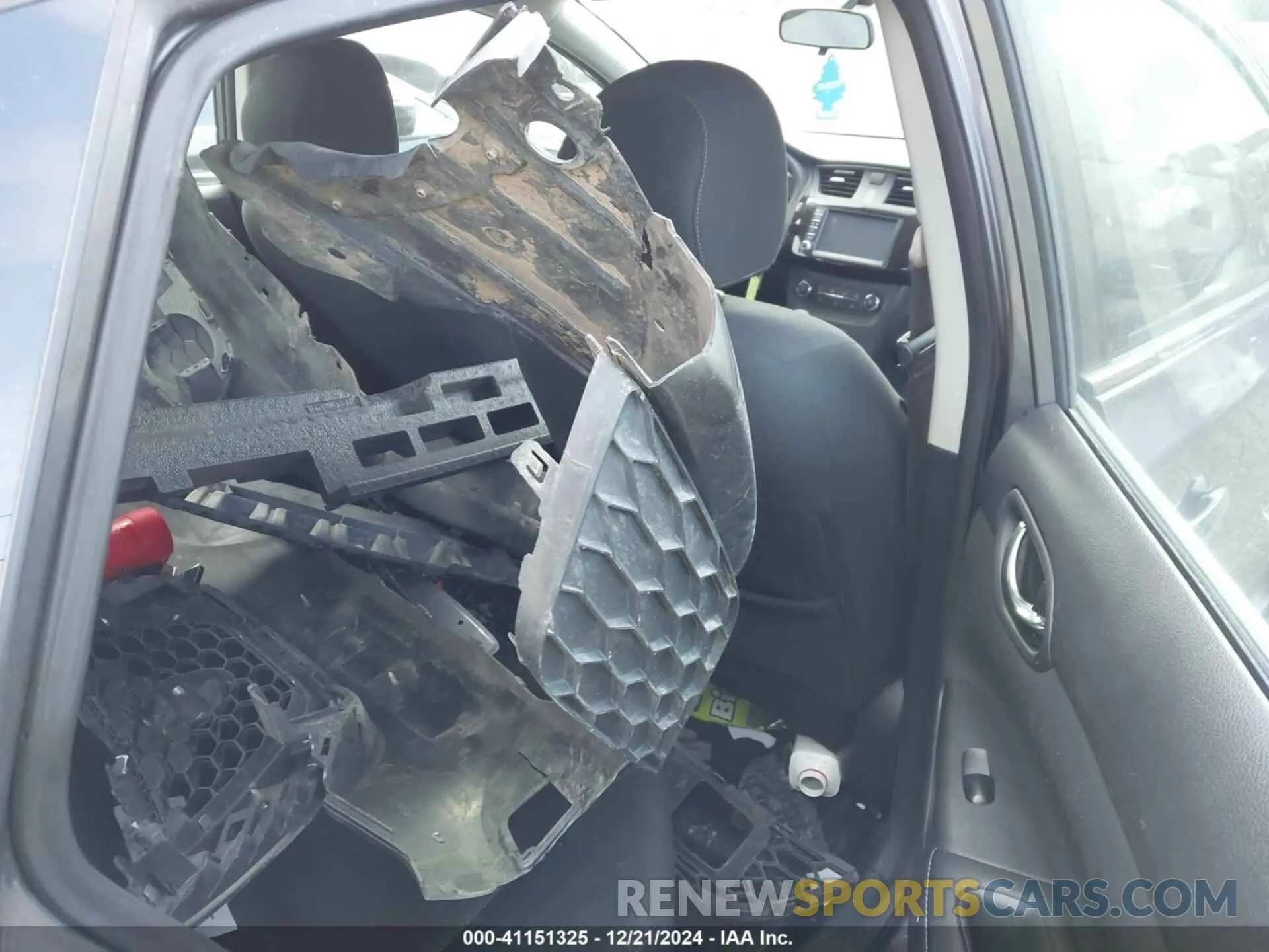 8 Photograph of a damaged car 3N1AB7AP9KY348572 NISSAN SENTRA 2019