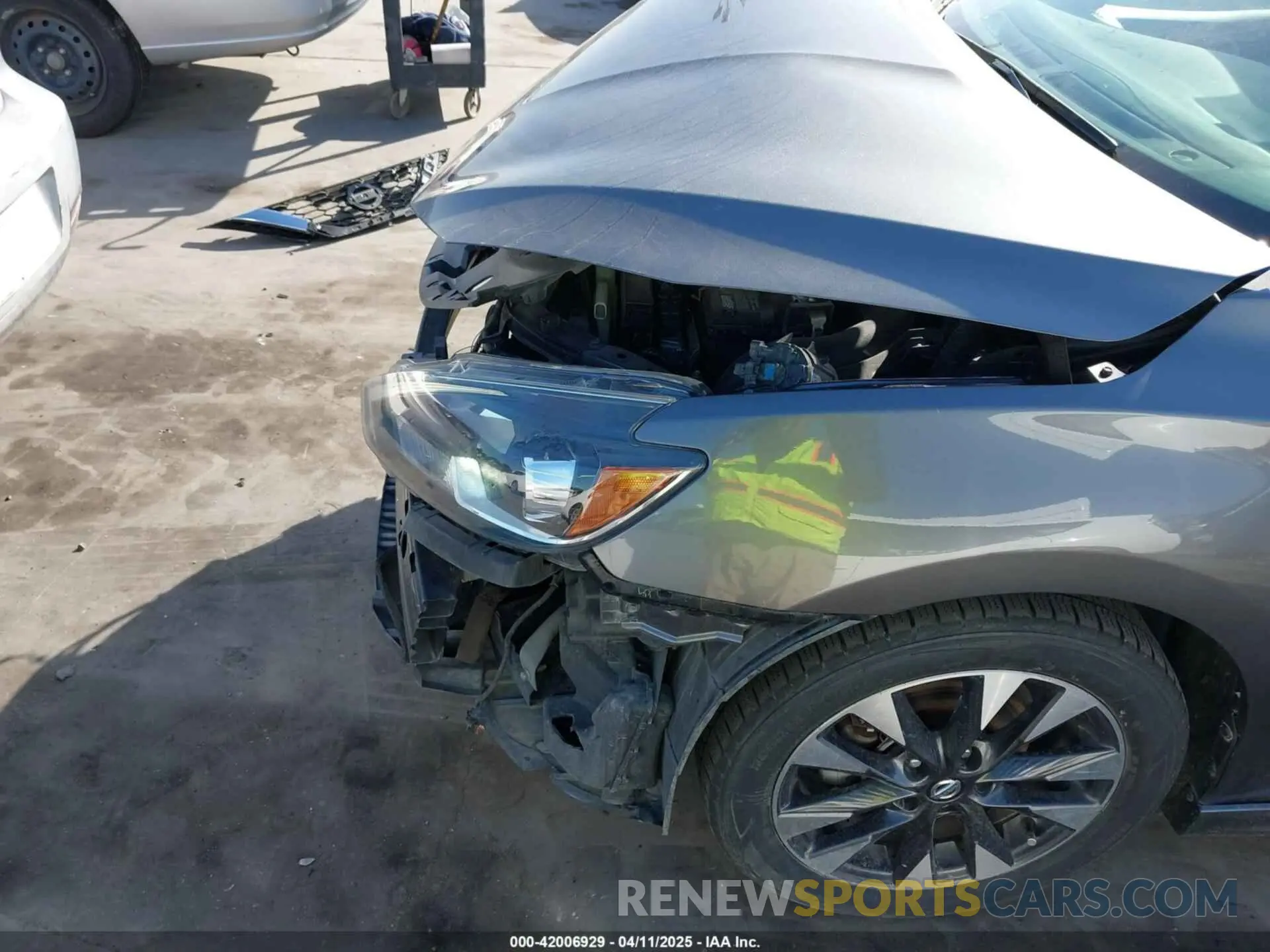 18 Photograph of a damaged car 3N1AB7AP9KY368000 NISSAN SENTRA 2019