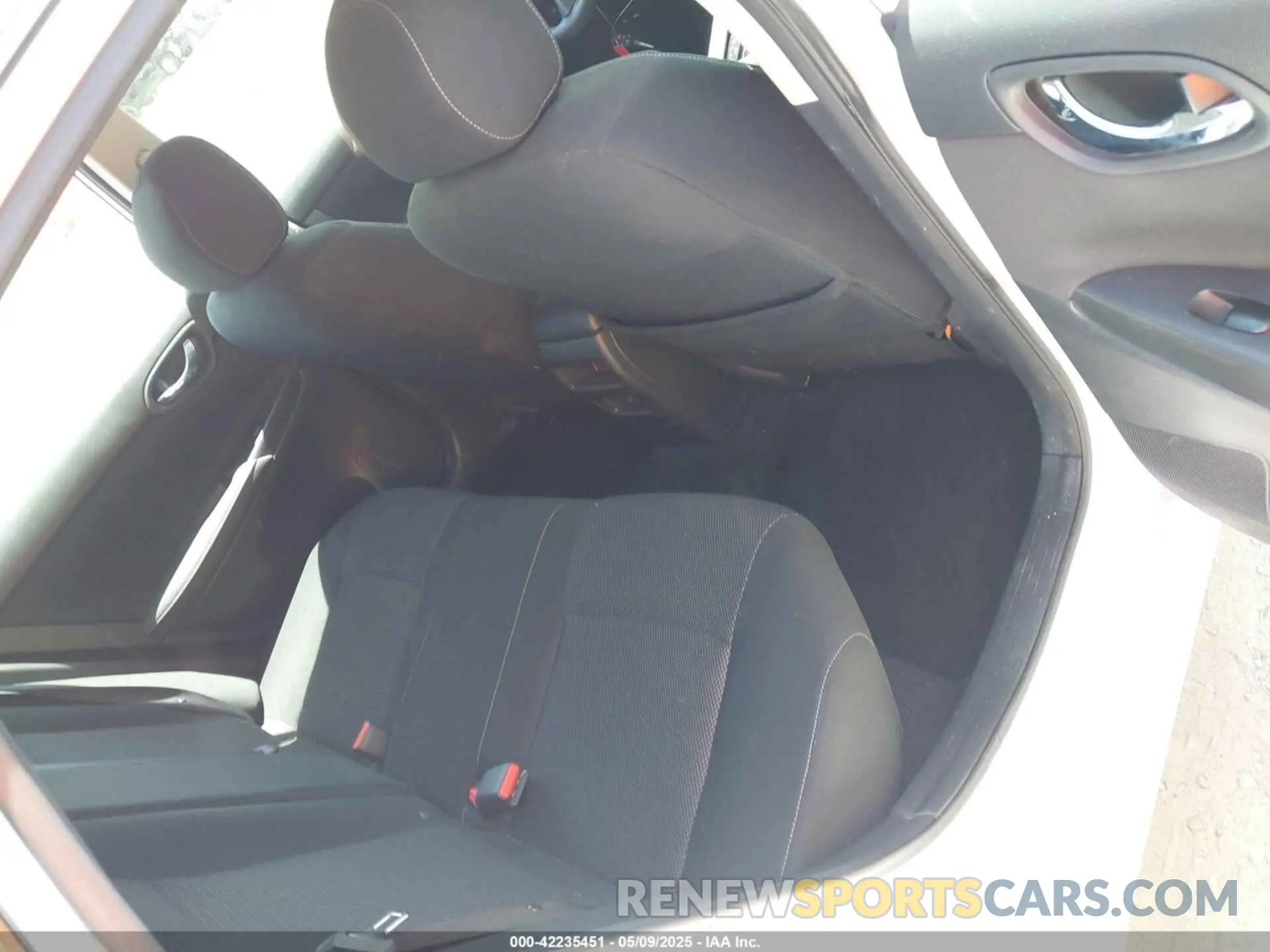 8 Photograph of a damaged car 3N1AB7AP9KY386660 NISSAN SENTRA 2019