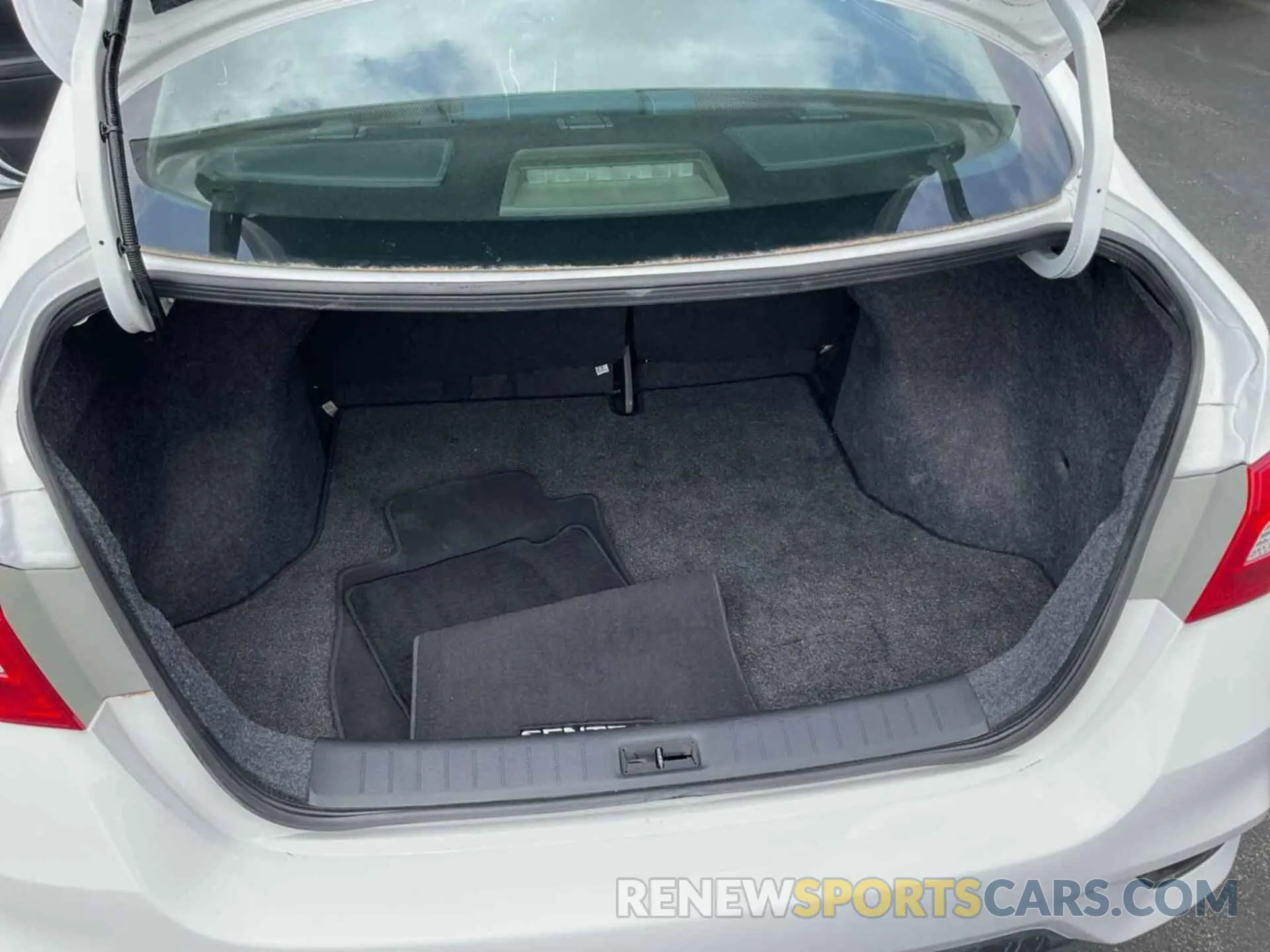 8 Photograph of a damaged car 3N1AB7AP9KY419334 NISSAN SENTRA 2019
