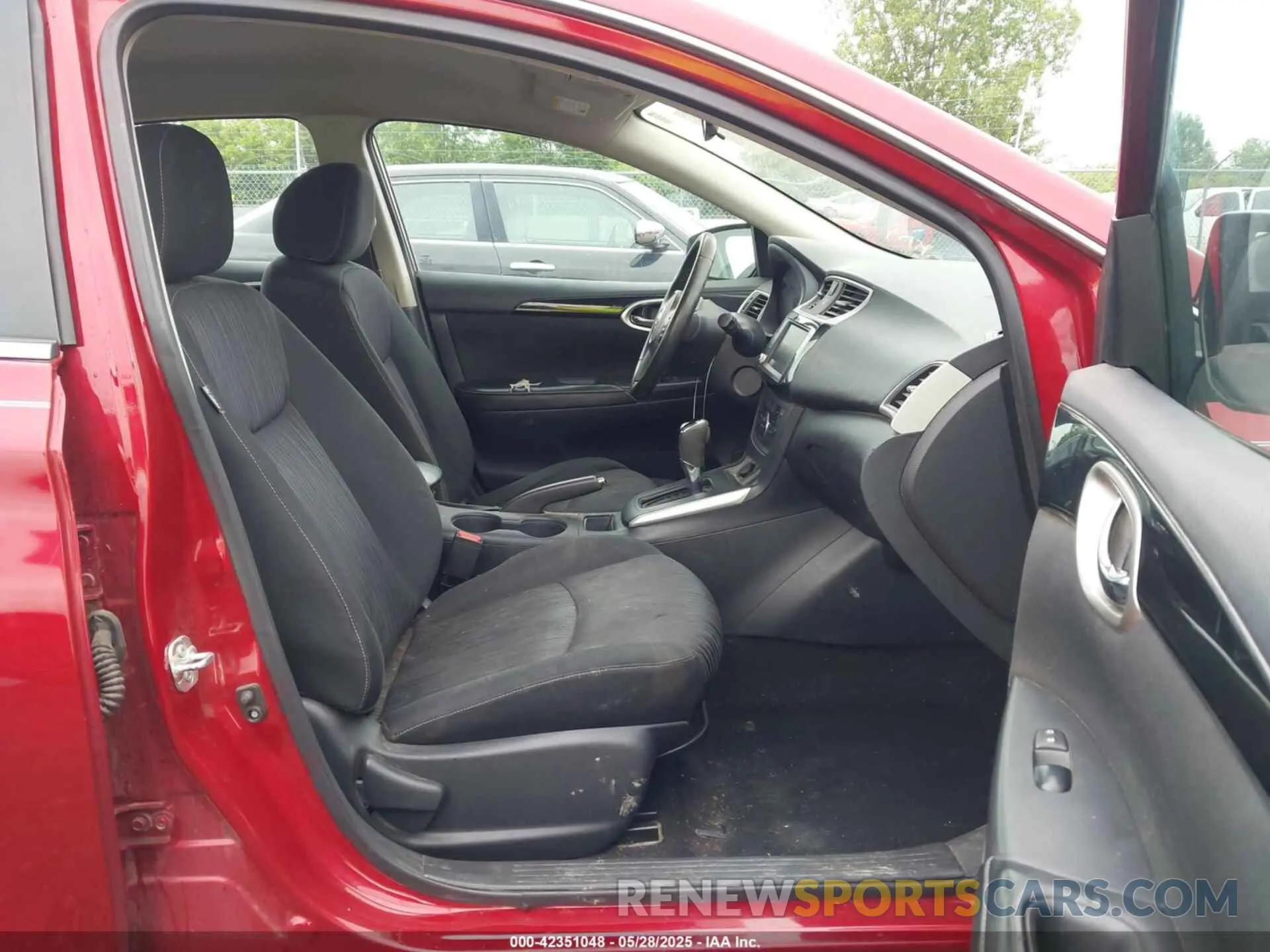 5 Photograph of a damaged car 3N1AB7AP9KY422847 NISSAN SENTRA 2019