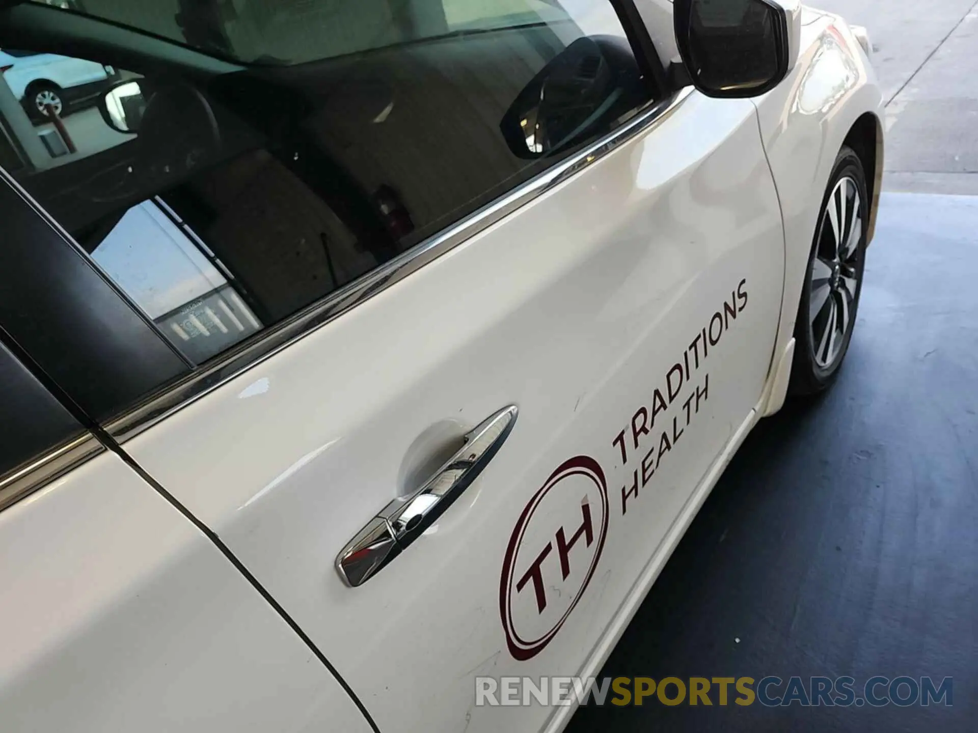 15 Photograph of a damaged car 3N1AB7AP9KY456965 NISSAN SENTRA 2019