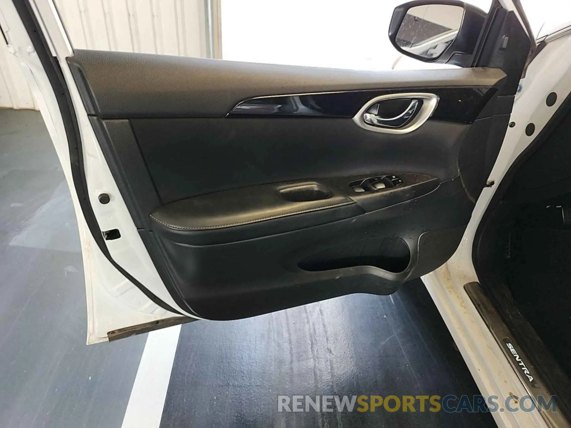 4 Photograph of a damaged car 3N1AB7AP9KY456965 NISSAN SENTRA 2019