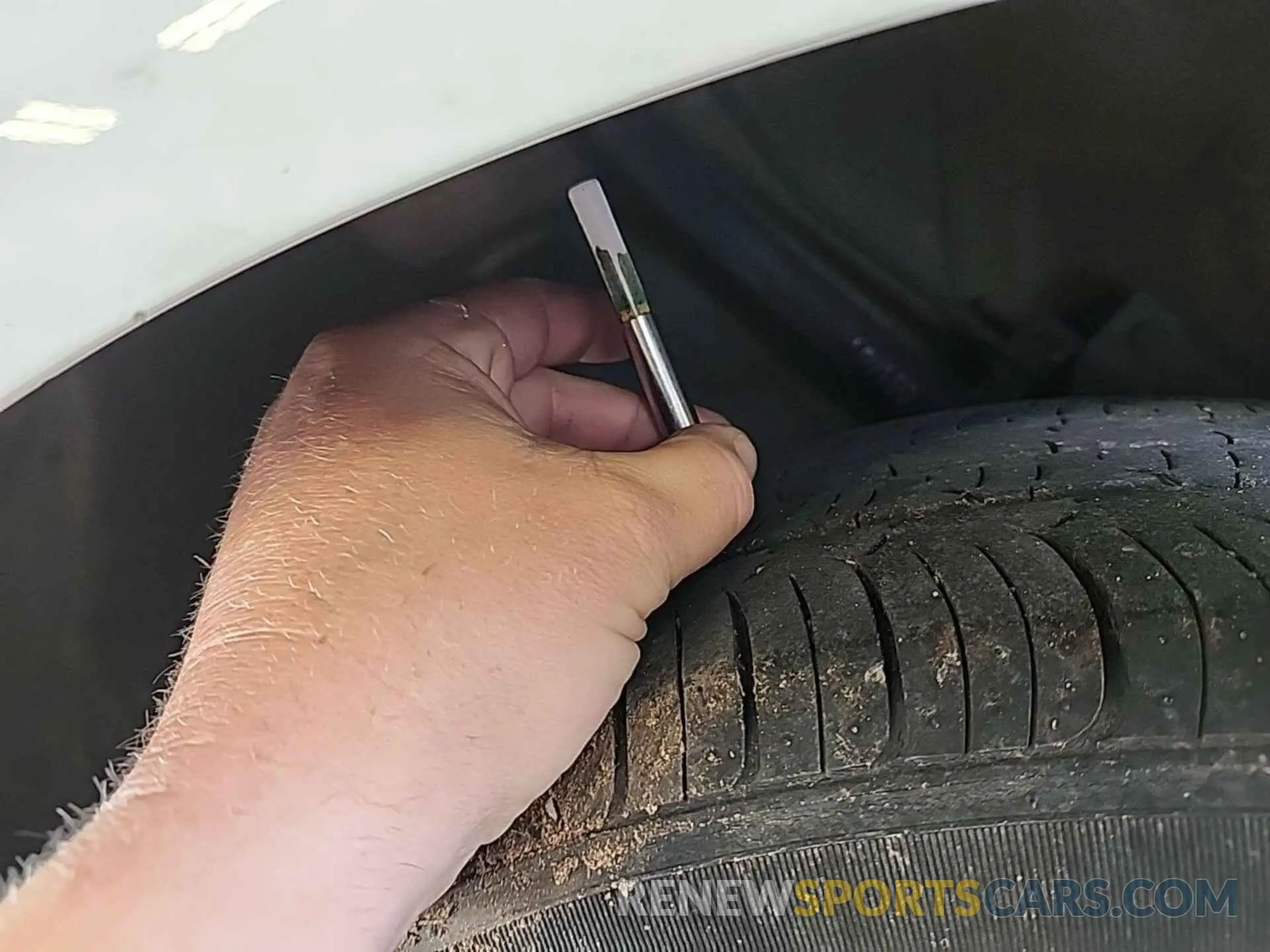 5 Photograph of a damaged car 3N1AB7AP9KY456965 NISSAN SENTRA 2019