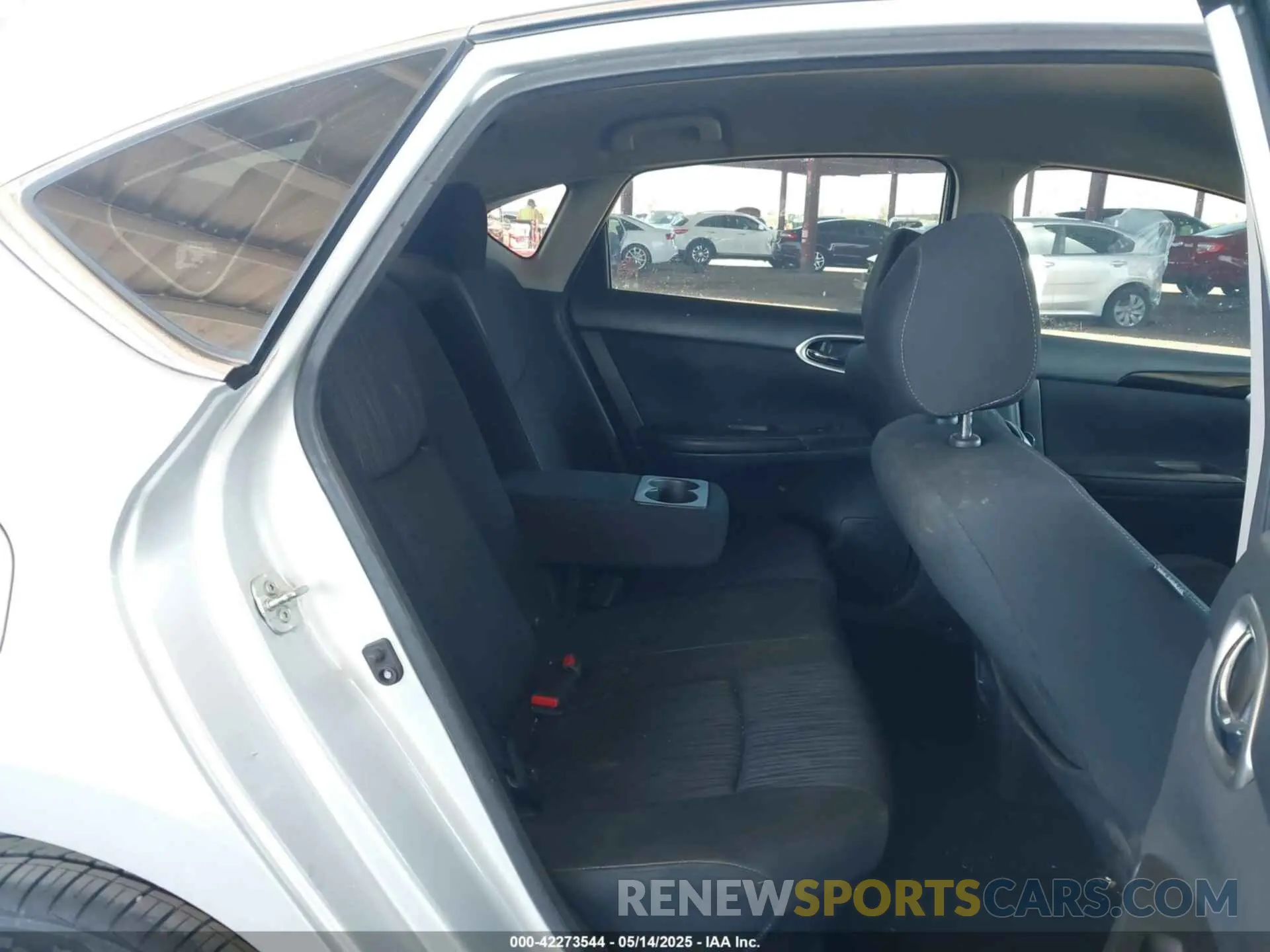 8 Photograph of a damaged car 3N1AB7APXKL621919 NISSAN SENTRA 2019