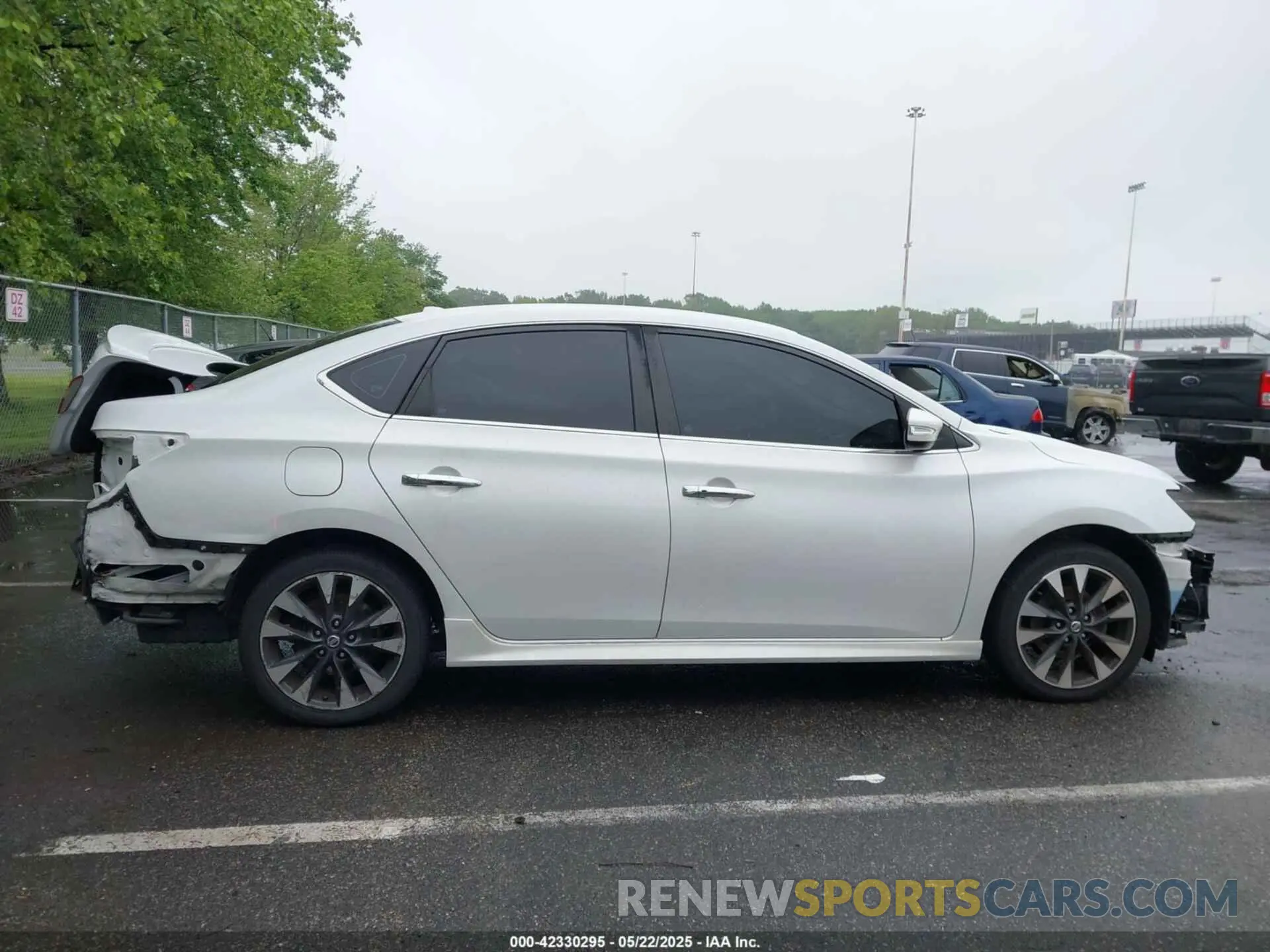 13 Photograph of a damaged car 3N1AB7APXKY205999 NISSAN SENTRA 2019