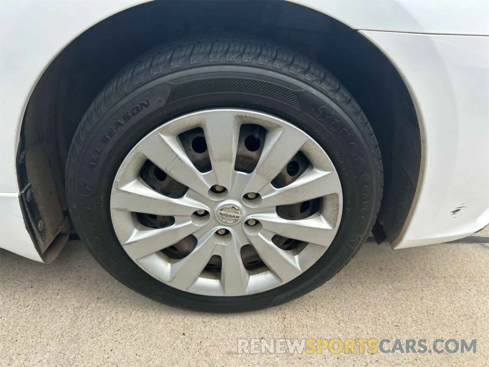 17 Photograph of a damaged car 3N1AB7APXKY211785 NISSAN SENTRA 2019
