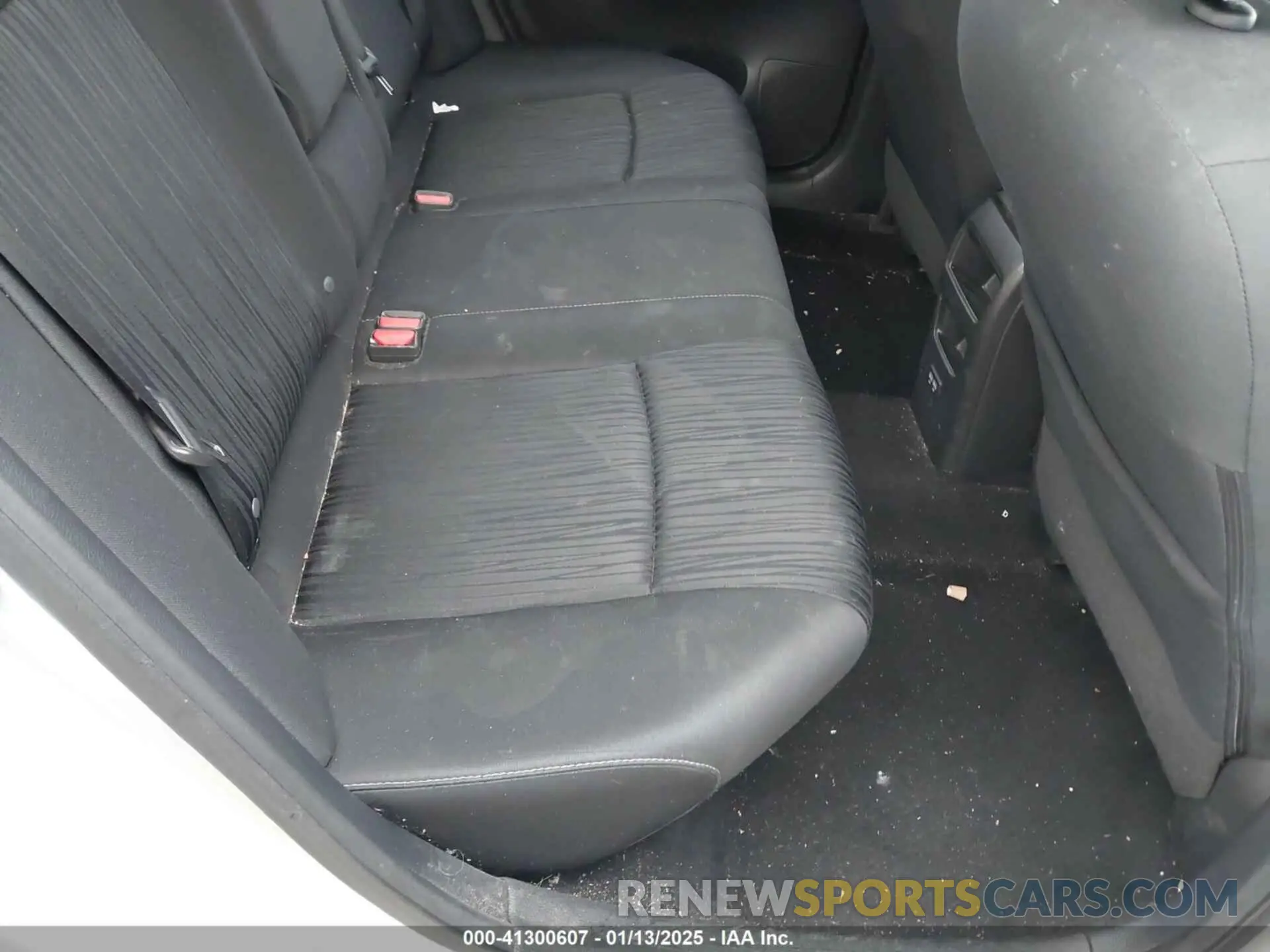 8 Photograph of a damaged car 3N1AB7APXKY228618 NISSAN SENTRA 2019