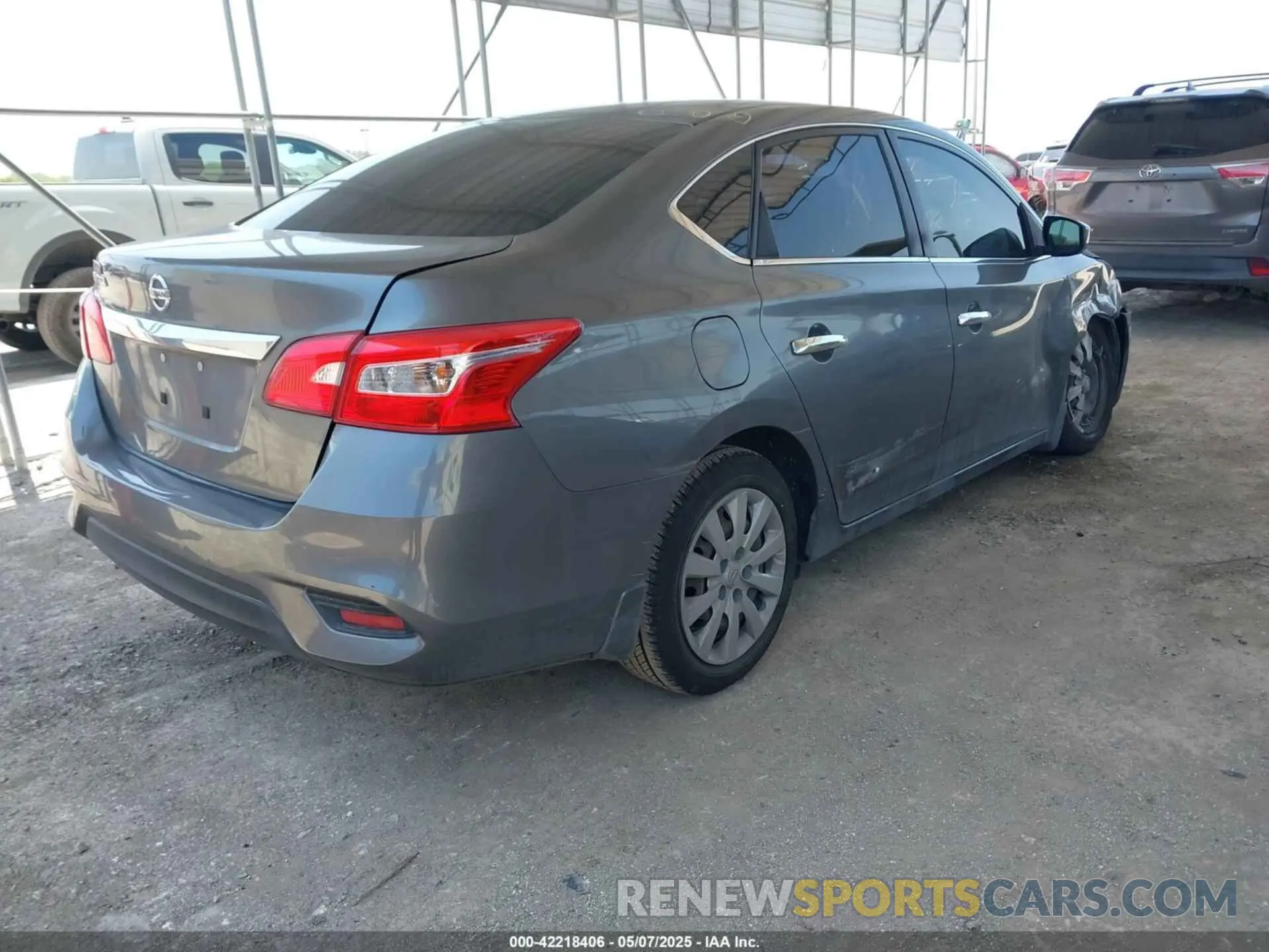 4 Photograph of a damaged car 3N1AB7APXKY234676 NISSAN SENTRA 2019