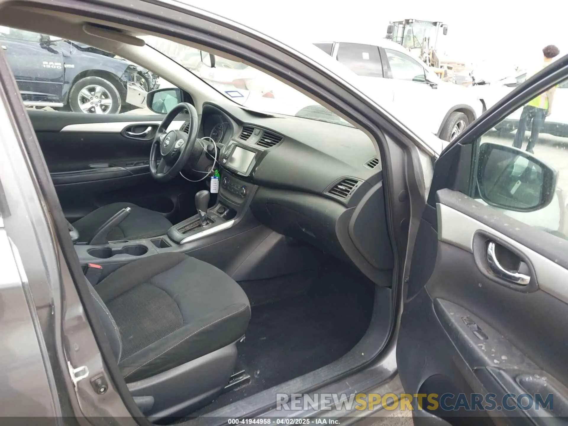 5 Photograph of a damaged car 3N1AB7APXKY238159 NISSAN SENTRA 2019
