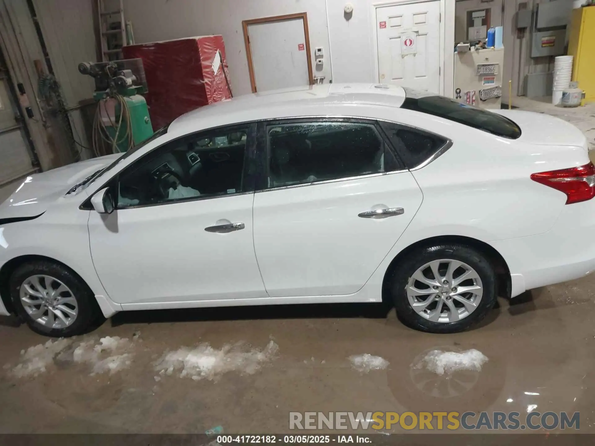 14 Photograph of a damaged car 3N1AB7APXKY240431 NISSAN SENTRA 2019