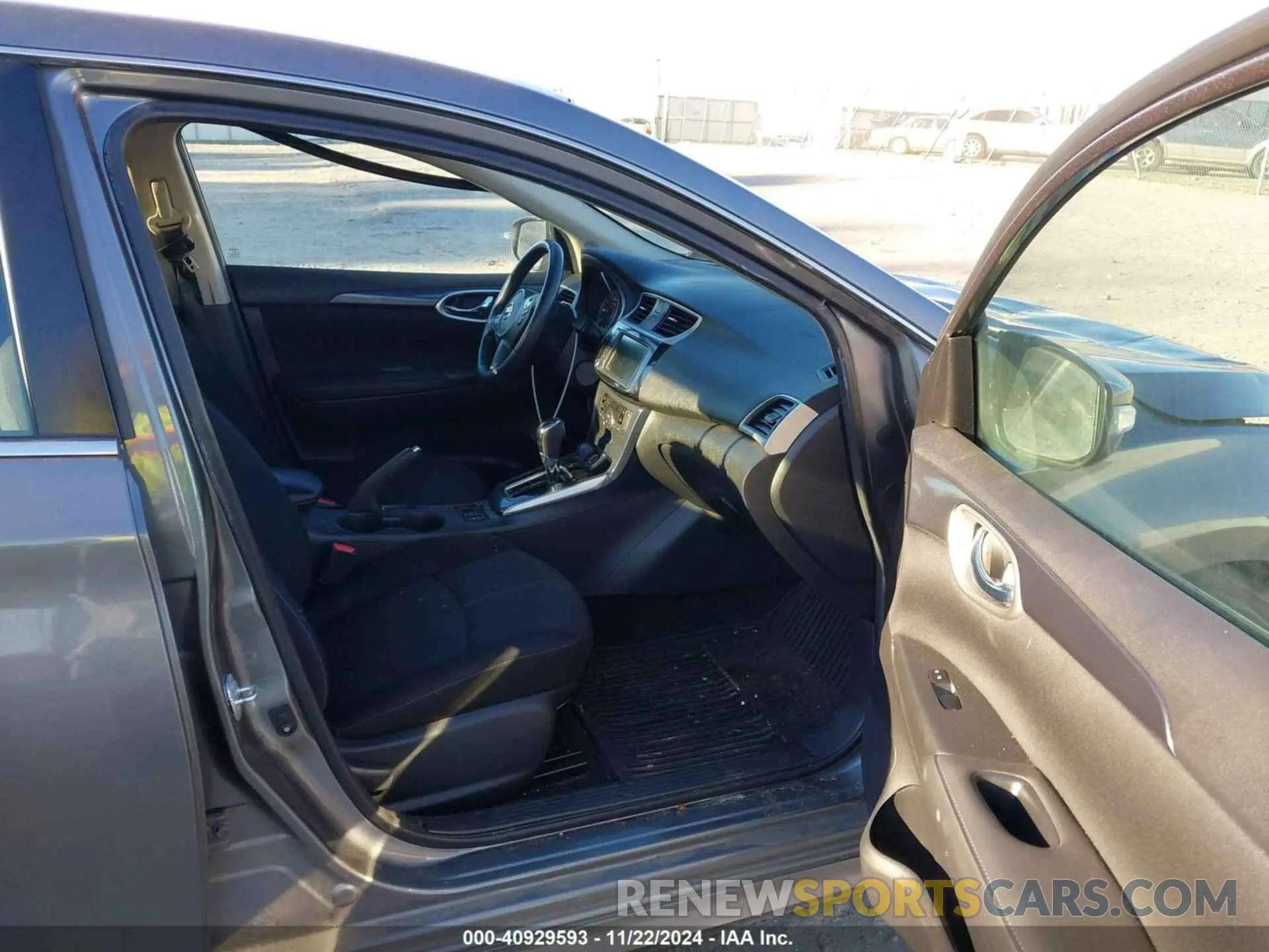 5 Photograph of a damaged car 3N1AB7APXKY265054 NISSAN SENTRA 2019