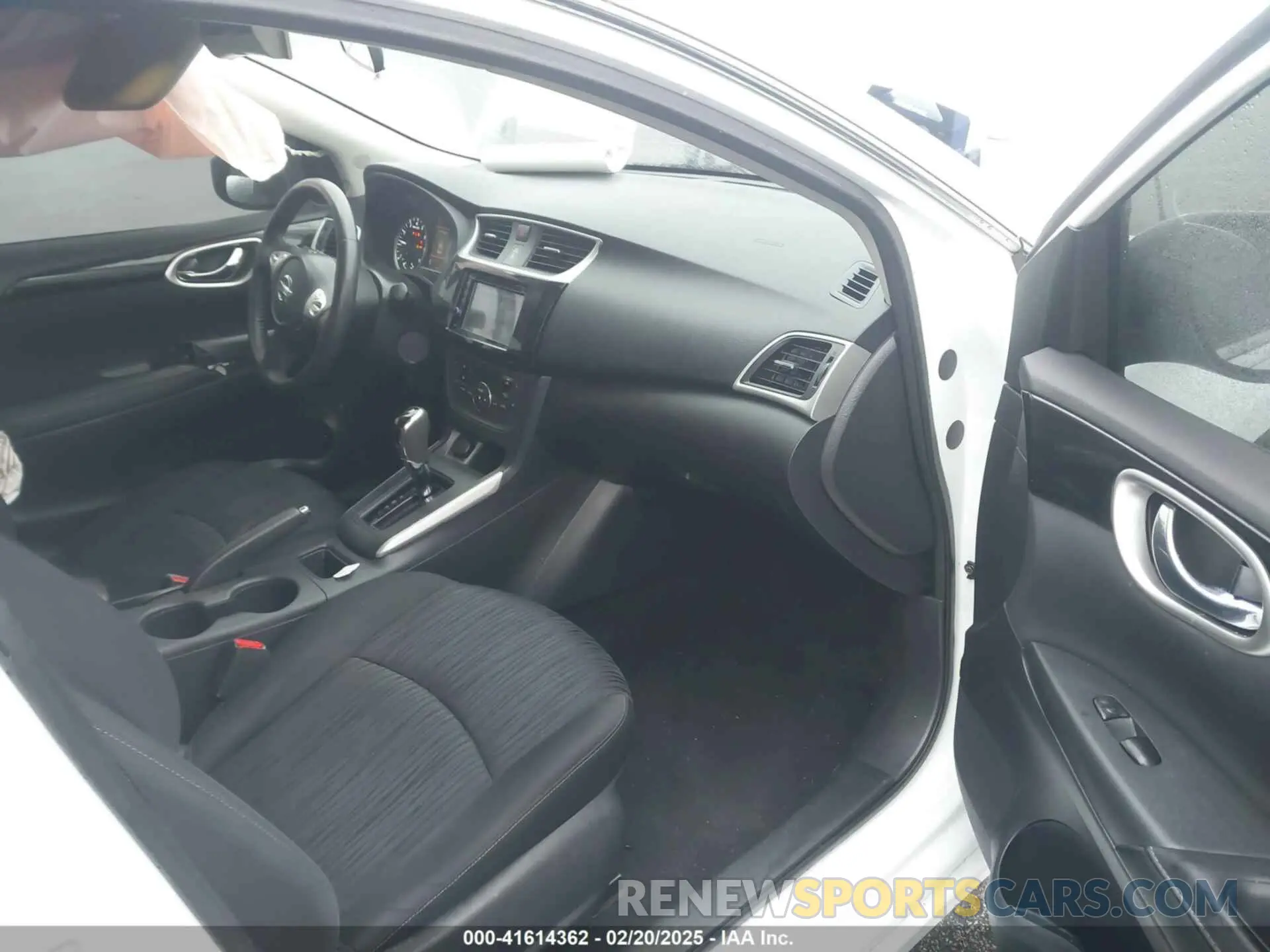 5 Photograph of a damaged car 3N1AB7APXKY265426 NISSAN SENTRA 2019