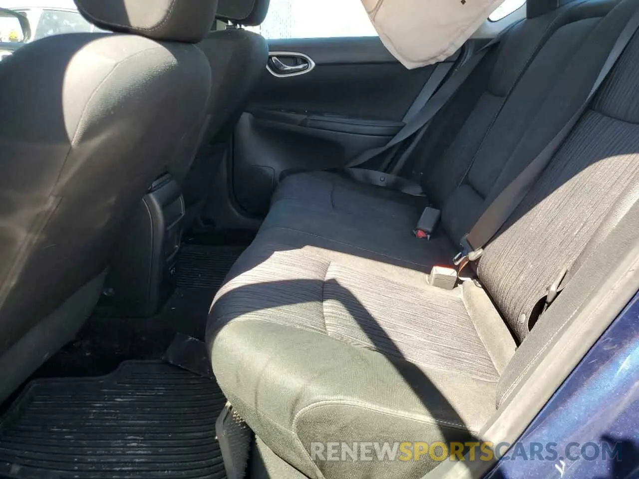 10 Photograph of a damaged car 3N1AB7APXKY275812 NISSAN SENTRA 2019