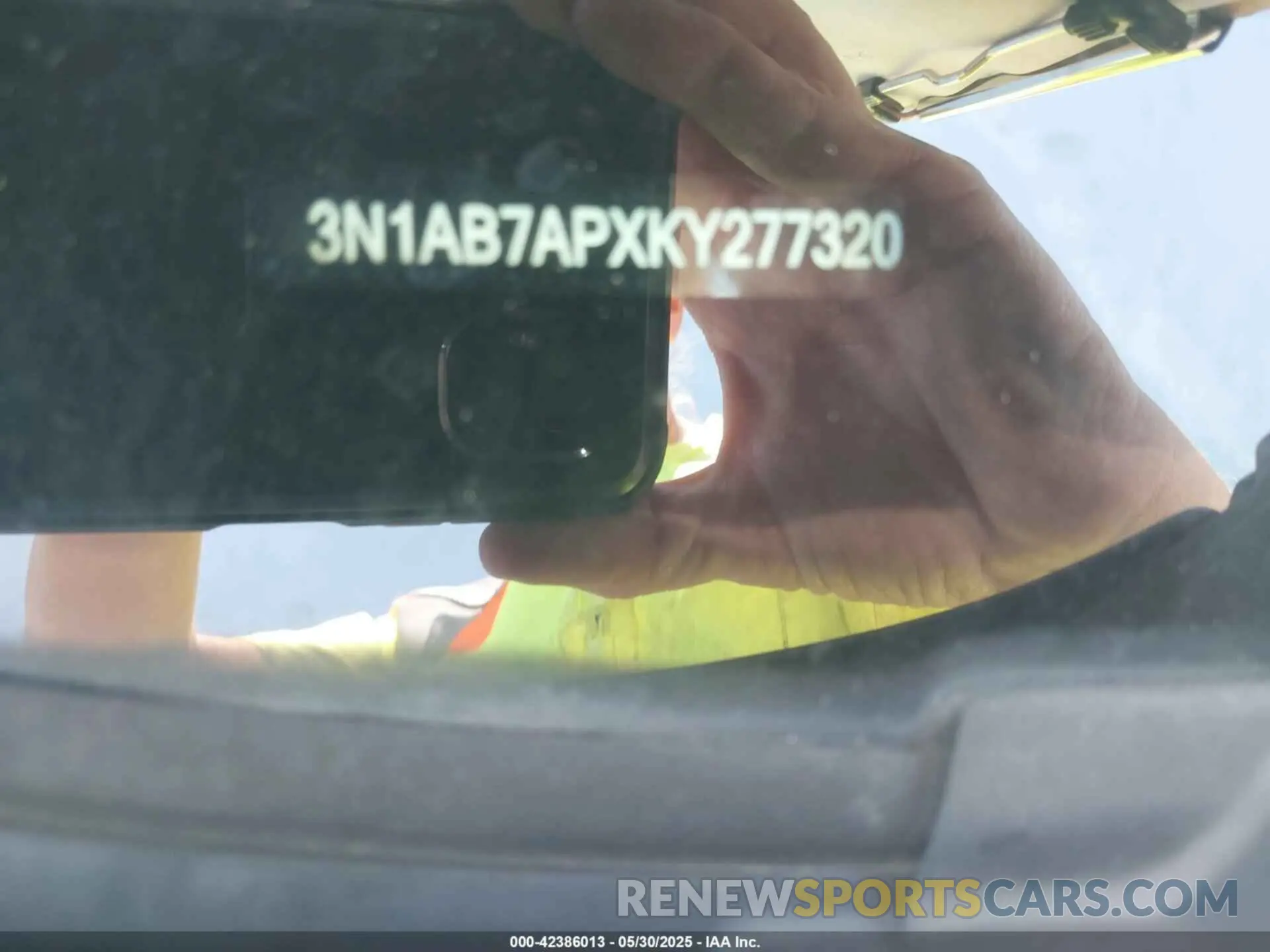 17 Photograph of a damaged car 3N1AB7APXKY277320 NISSAN SENTRA 2019