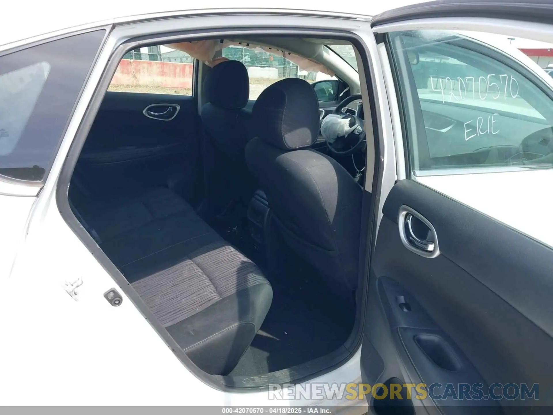 8 Photograph of a damaged car 3N1AB7APXKY308713 NISSAN SENTRA 2019