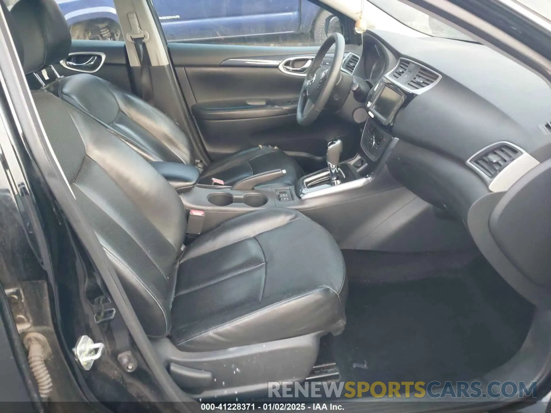 5 Photograph of a damaged car 3N1AB7APXKY318075 NISSAN SENTRA 2019