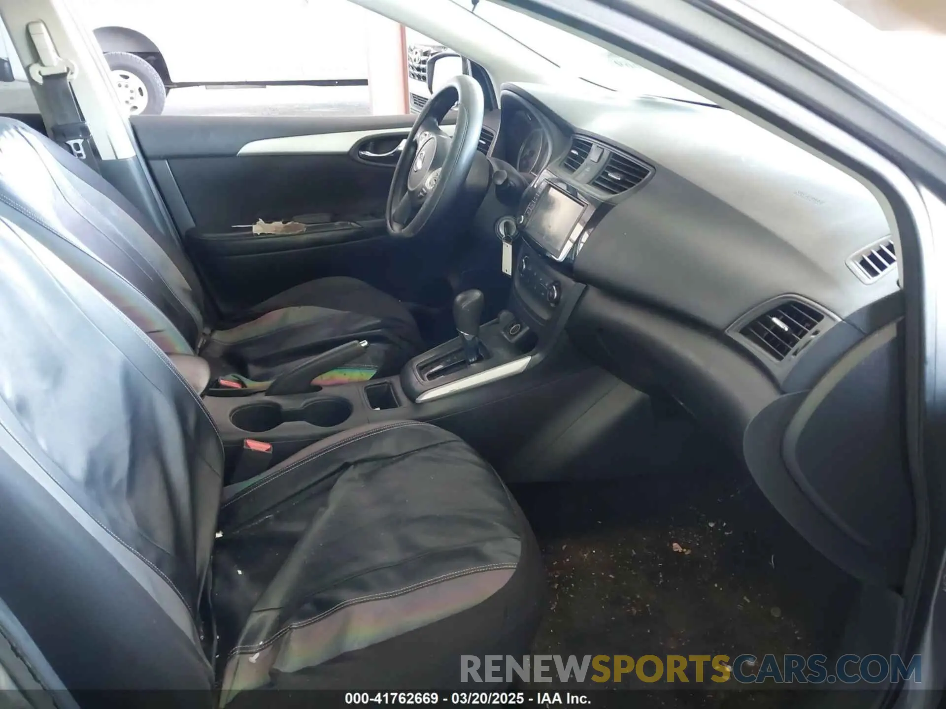 5 Photograph of a damaged car 3N1AB7APXKY330064 NISSAN SENTRA 2019