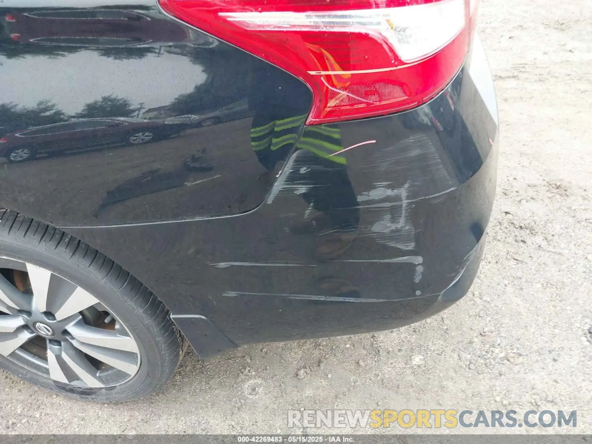 18 Photograph of a damaged car 3N1AB7APXKY393651 NISSAN SENTRA 2019
