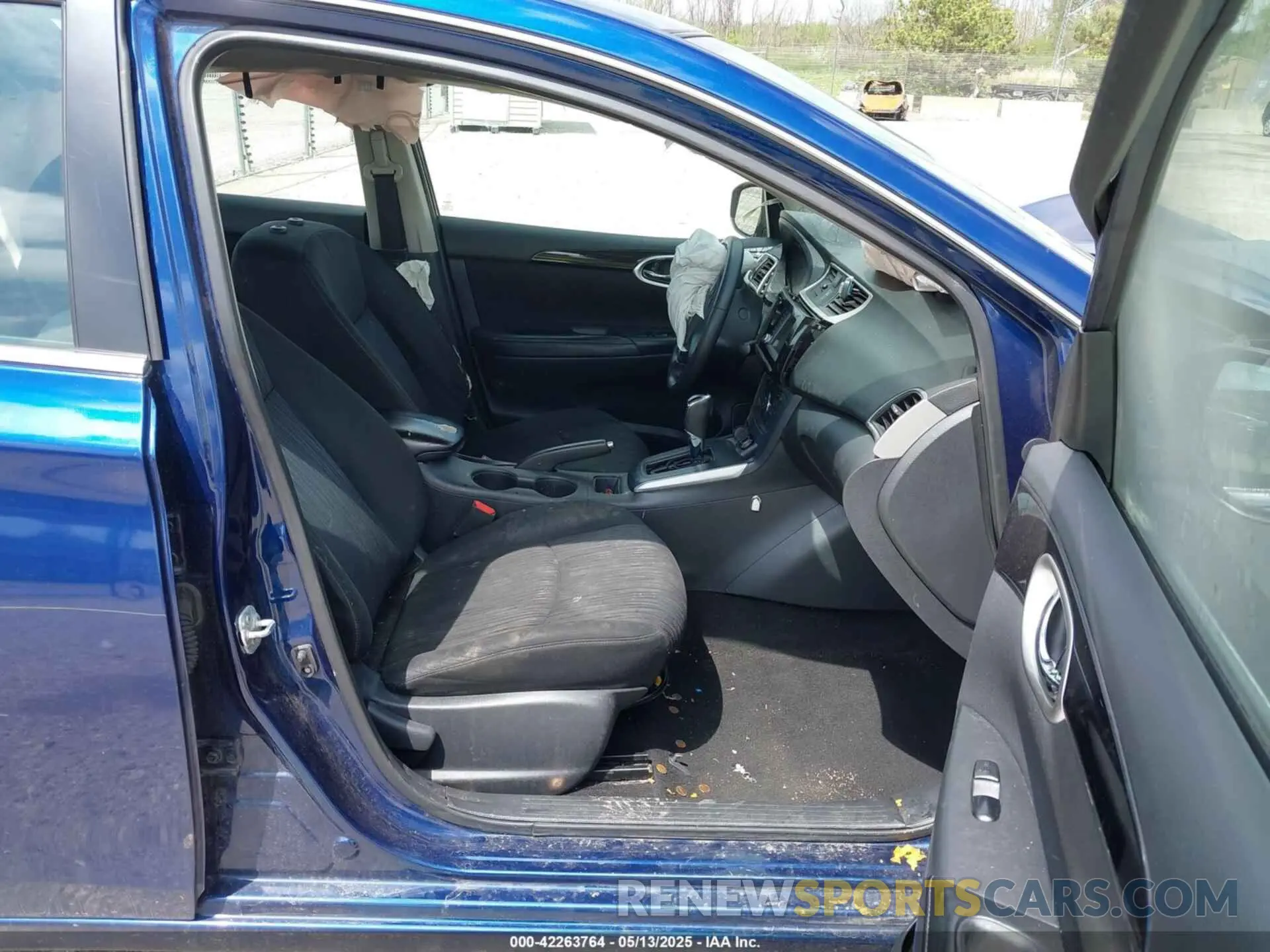 5 Photograph of a damaged car 3N1AB7APXKY404390 NISSAN SENTRA 2019