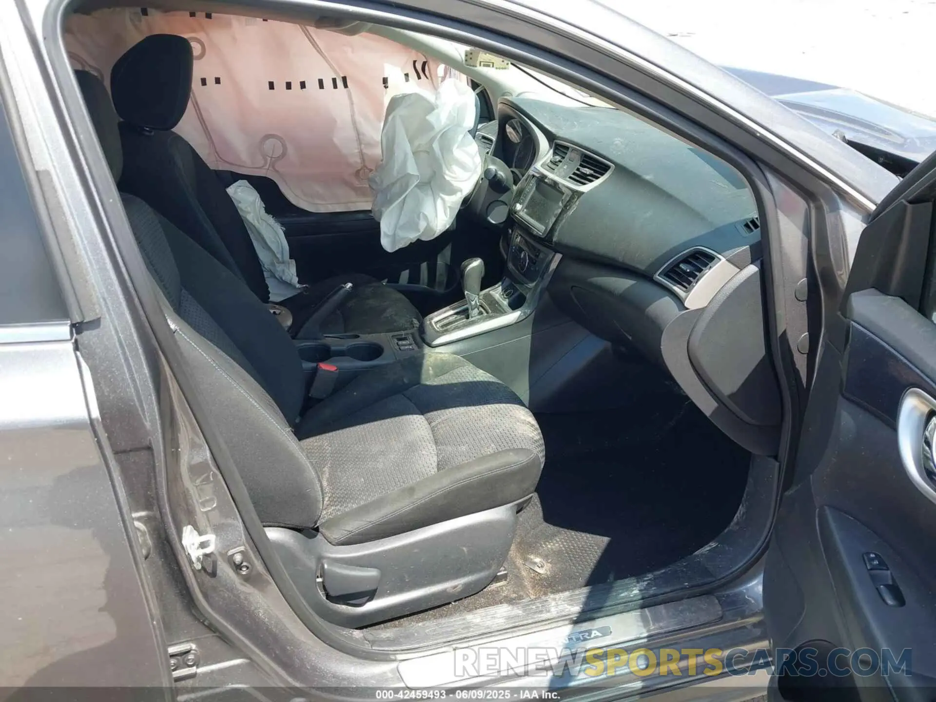 5 Photograph of a damaged car 3N1AB7APXKY408083 NISSAN SENTRA 2019