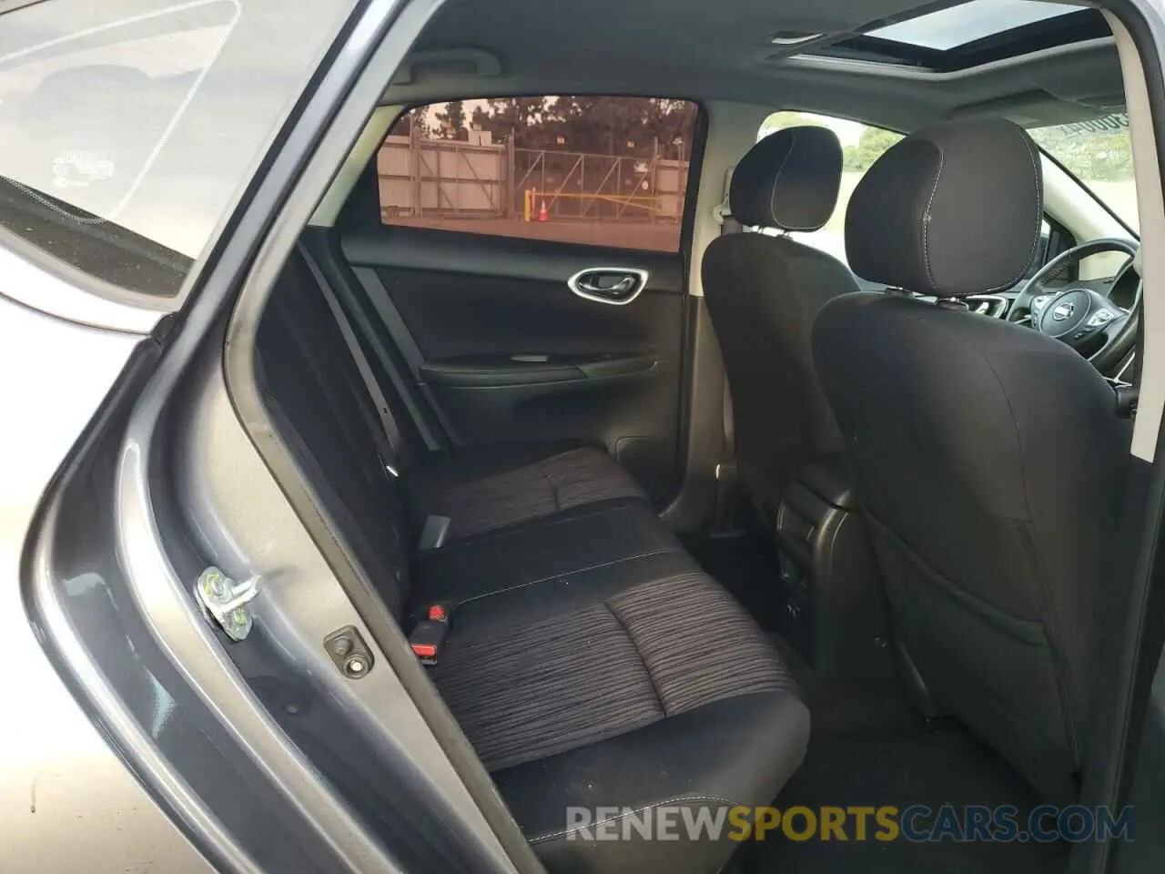10 Photograph of a damaged car 3N1AB7APXKY412750 NISSAN SENTRA 2019