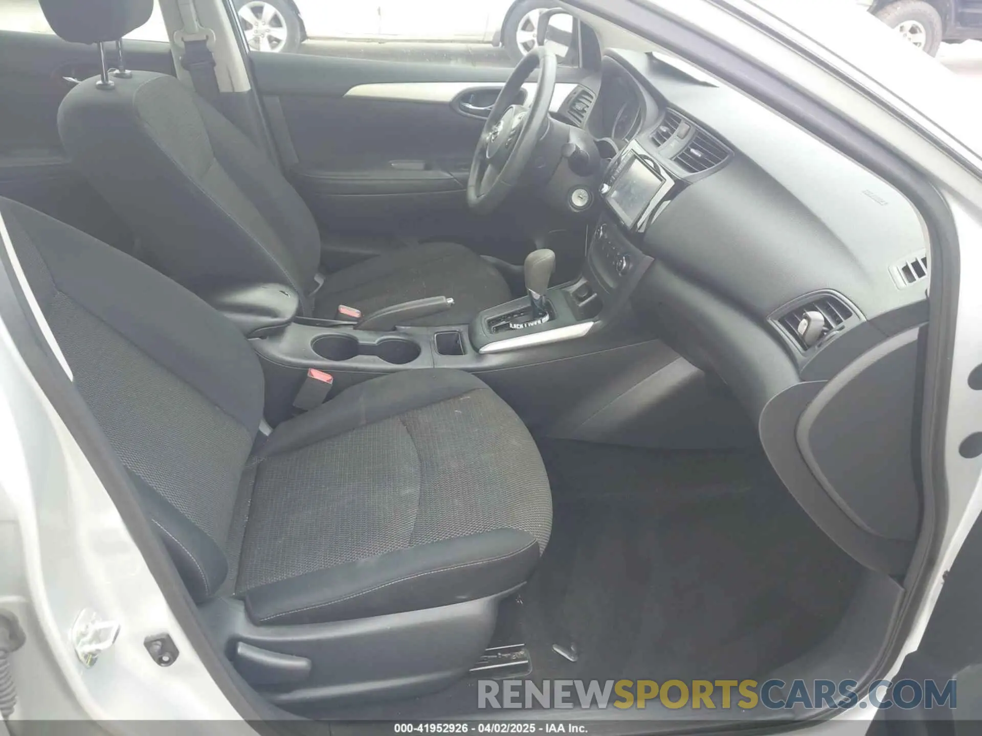 5 Photograph of a damaged car 3N1AB7APXKY421545 NISSAN SENTRA 2019