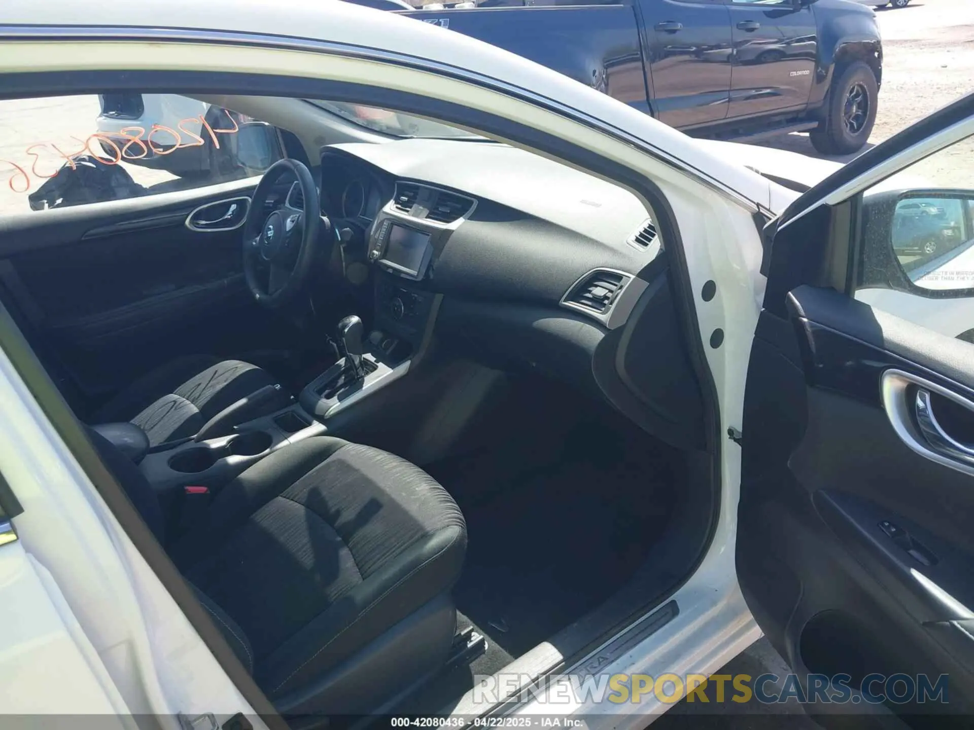 5 Photograph of a damaged car 3N1AB7APXKY444758 NISSAN SENTRA 2019