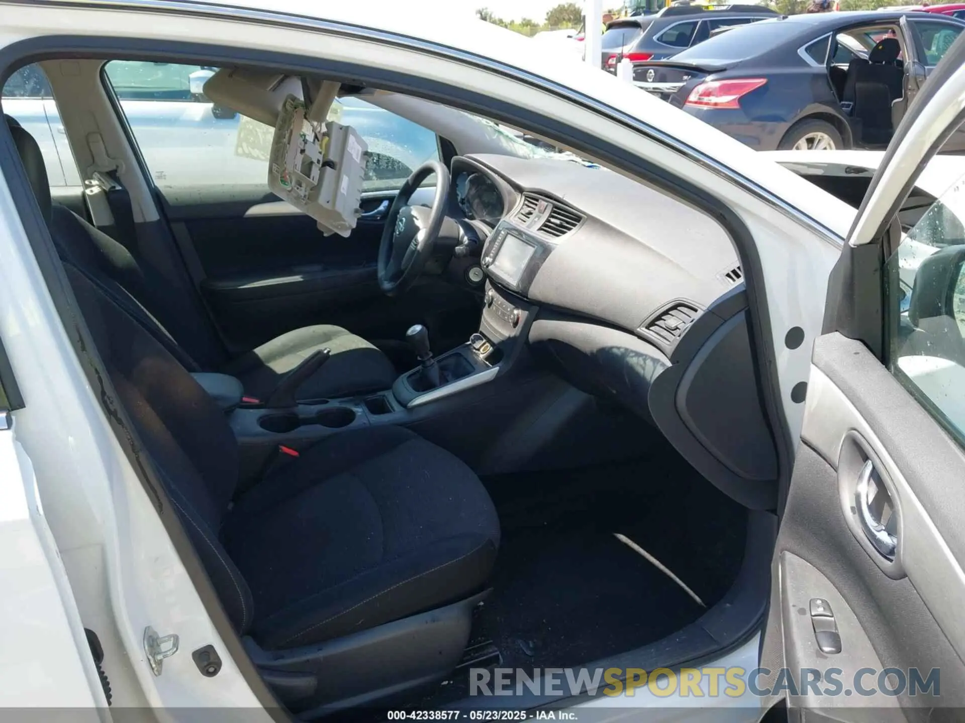 5 Photograph of a damaged car 3N1AB7APXKY457008 NISSAN SENTRA 2019