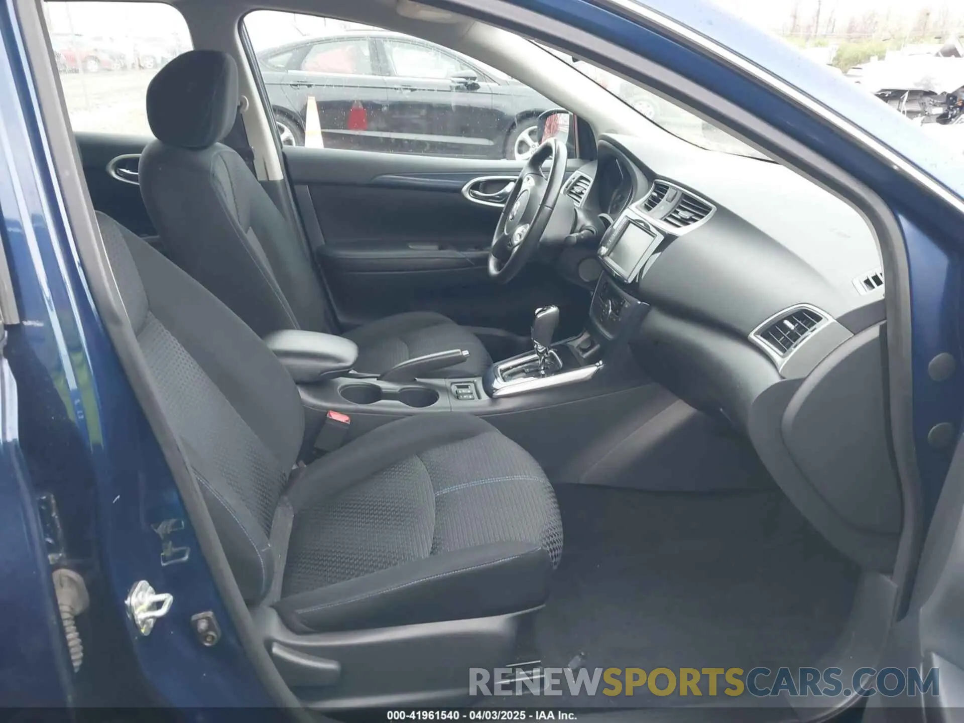 5 Photograph of a damaged car 3N1CB7AP6KY325792 NISSAN SENTRA 2019