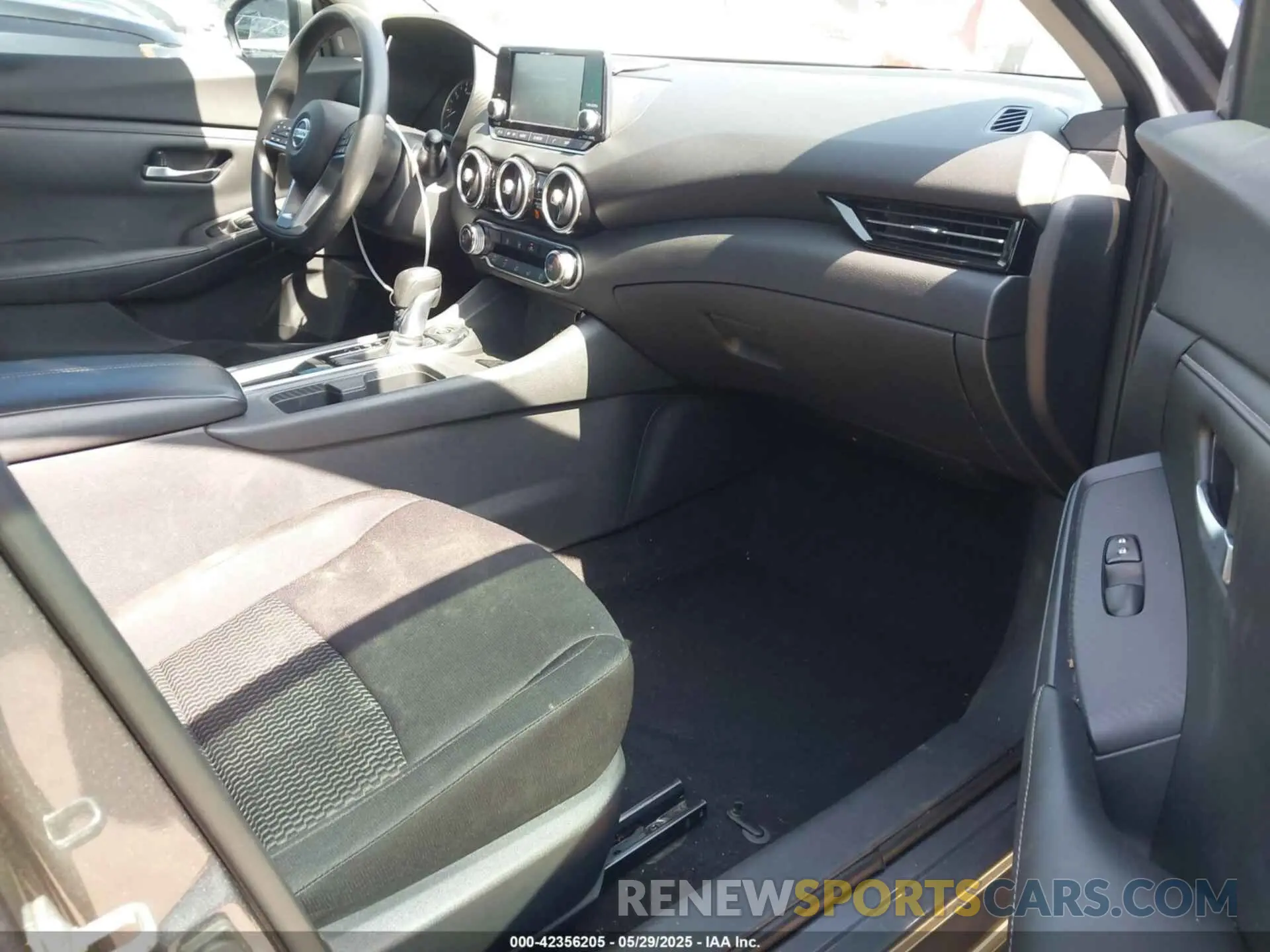 5 Photograph of a damaged car 3N1AB8BV4LY254670 NISSAN SENTRA 2020