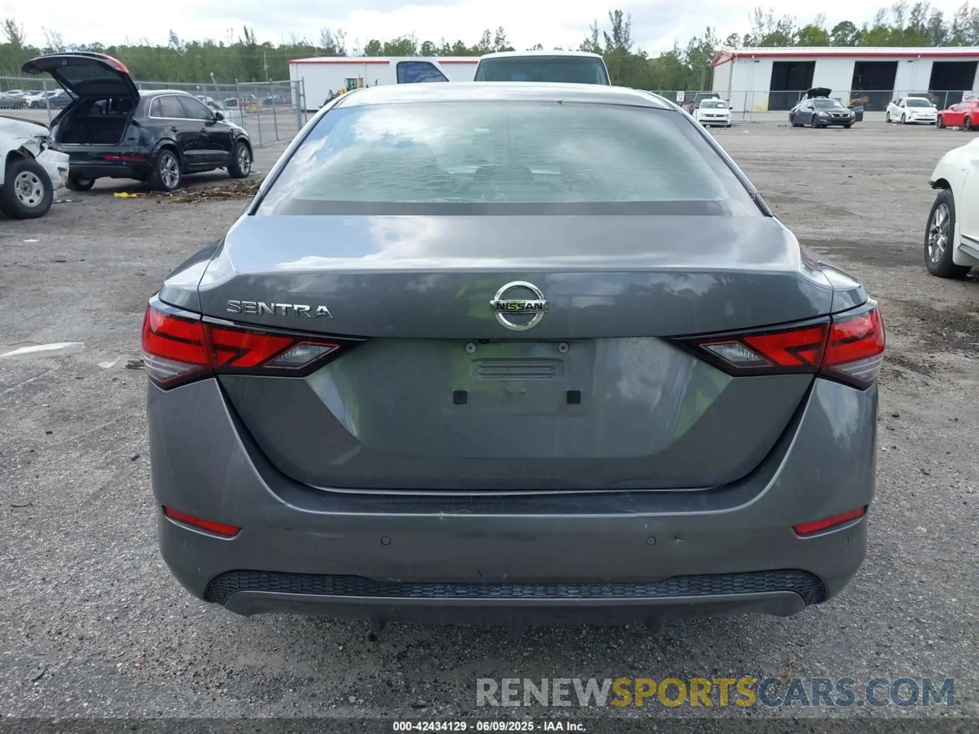 17 Photograph of a damaged car 3N1AB8BV6LY206345 NISSAN SENTRA 2020