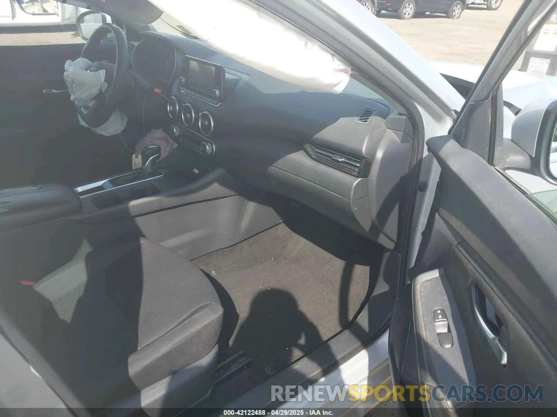 5 Photograph of a damaged car 3N1AB8BV6LY258378 NISSAN SENTRA 2020