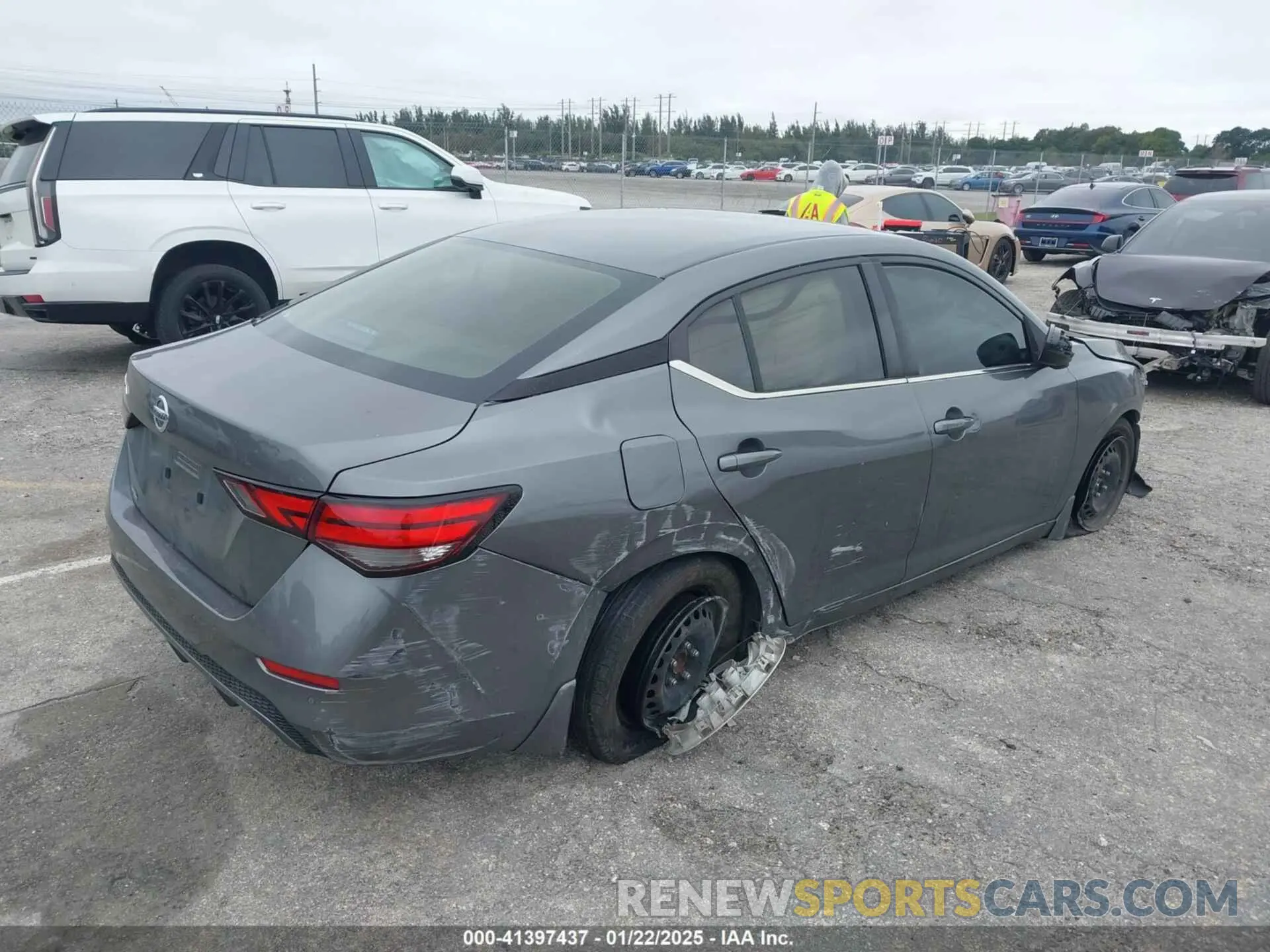 4 Photograph of a damaged car 3N1AB8BVXLY291612 NISSAN SENTRA 2020