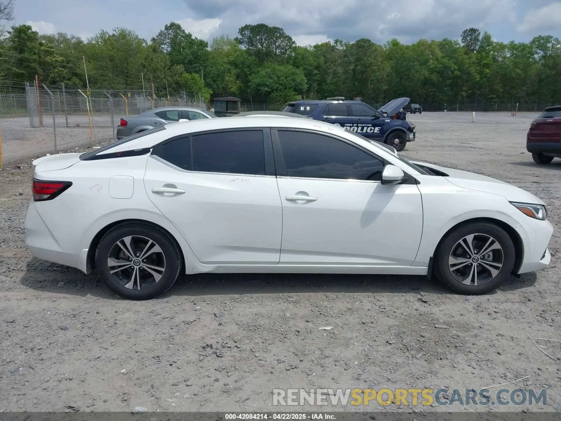 13 Photograph of a damaged car 3N1AB8CV0LY223754 NISSAN SENTRA 2020