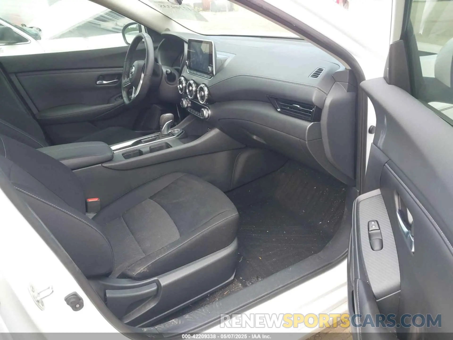 5 Photograph of a damaged car 3N1AB8CV3LY206267 NISSAN SENTRA 2020