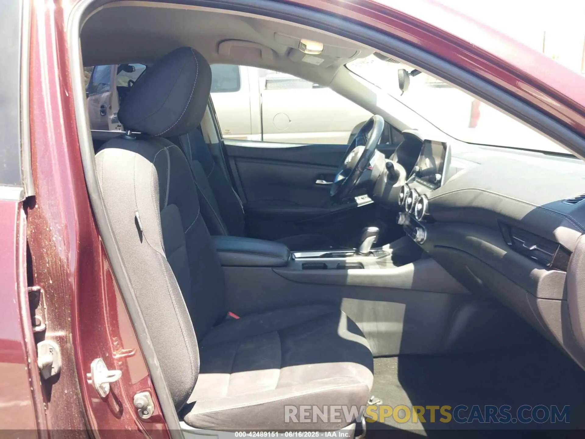 5 Photograph of a damaged car 3N1AB8CV4LY236961 NISSAN SENTRA 2020