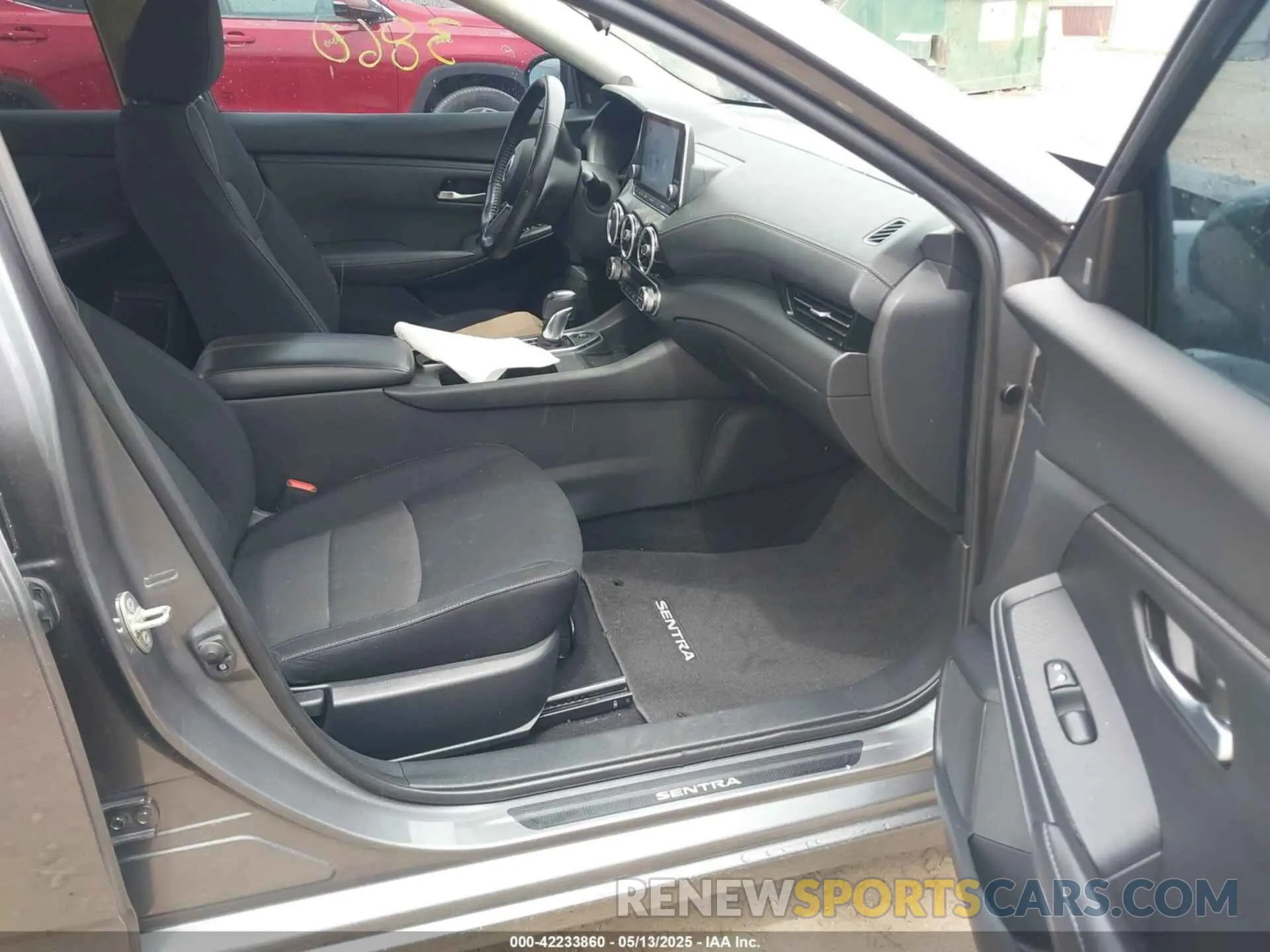 5 Photograph of a damaged car 3N1AB8CV4LY303364 NISSAN SENTRA 2020