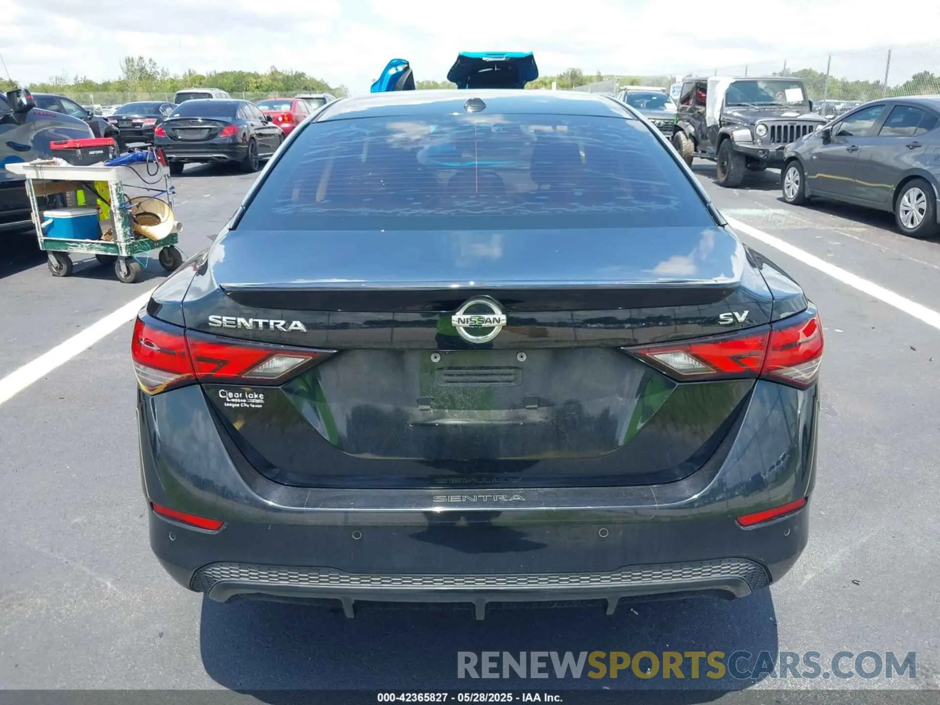 17 Photograph of a damaged car 3N1AB8CV5LY241781 NISSAN SENTRA 2020
